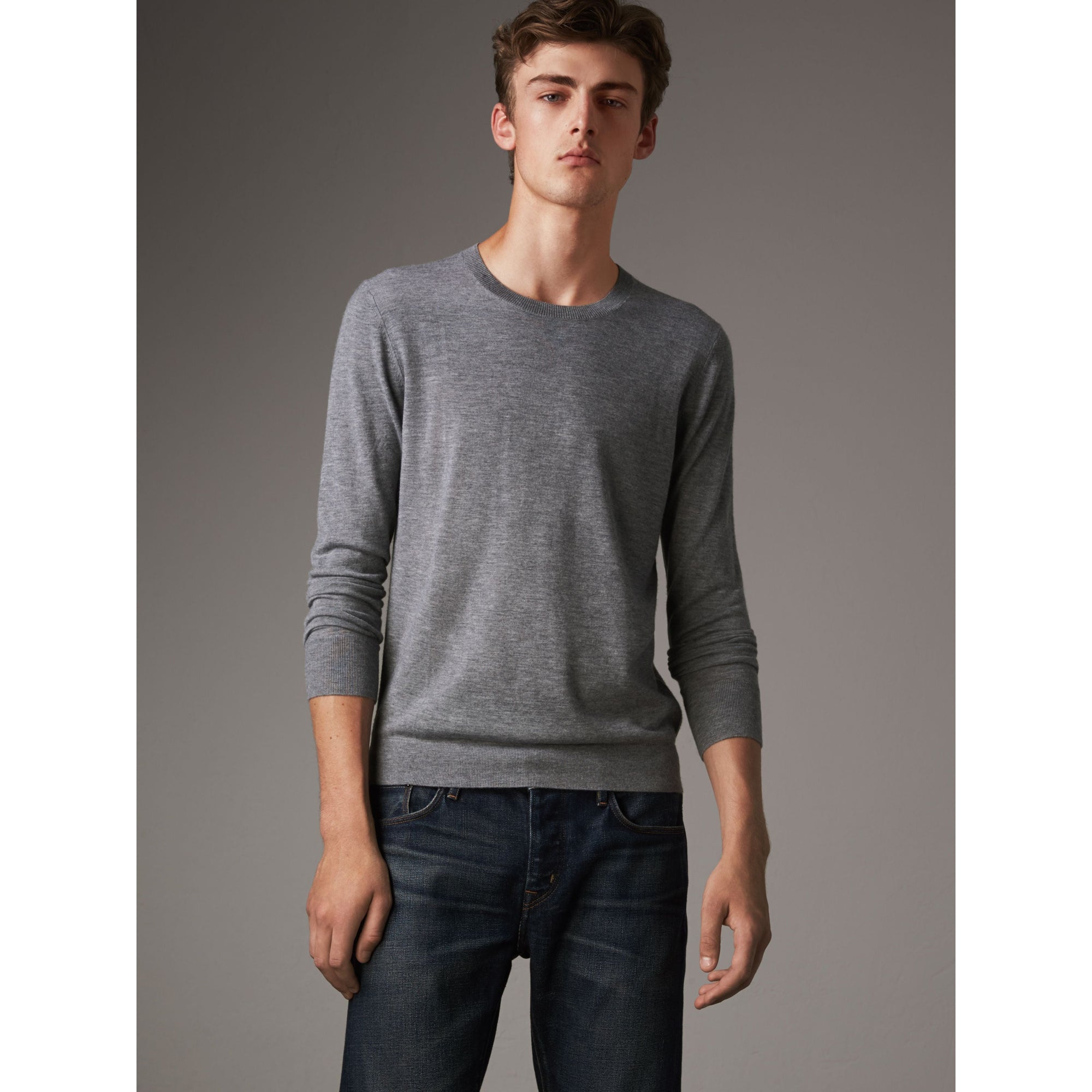 PALE GREY MELANGE Pull en cachemire avec éléments en jacquard à motif check