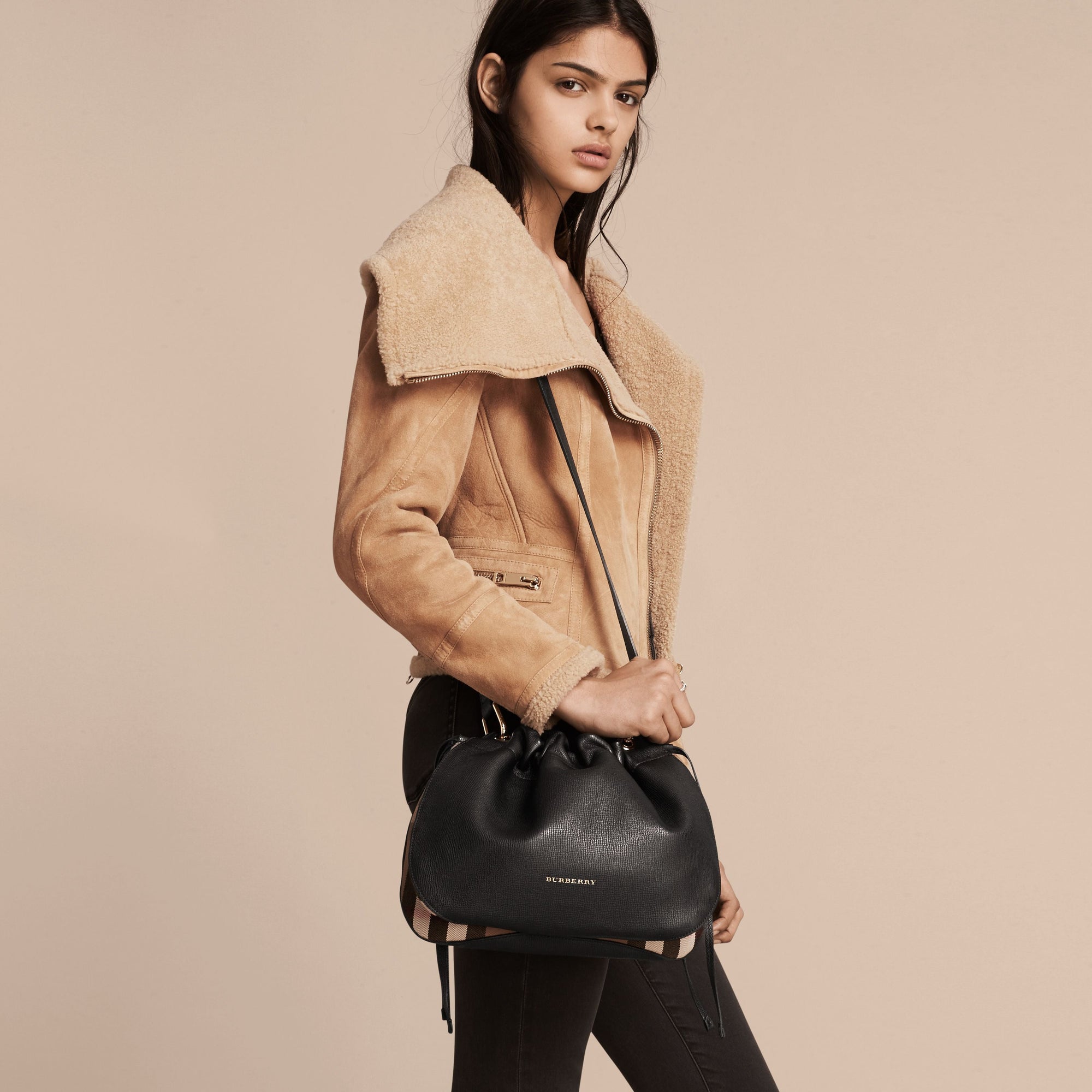 BLACK Sac à bandoulière en cuir grené et coton House check