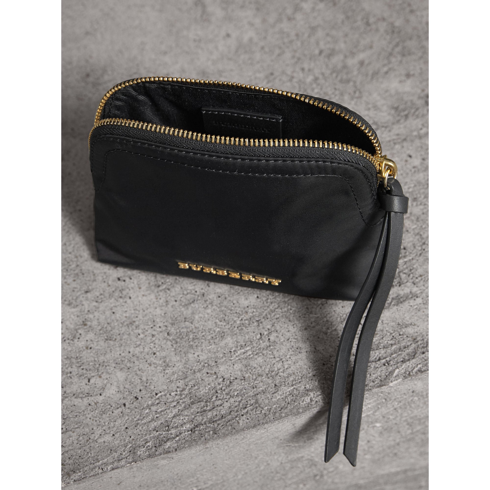 BLACK Petite pochette zippée en nylon technique