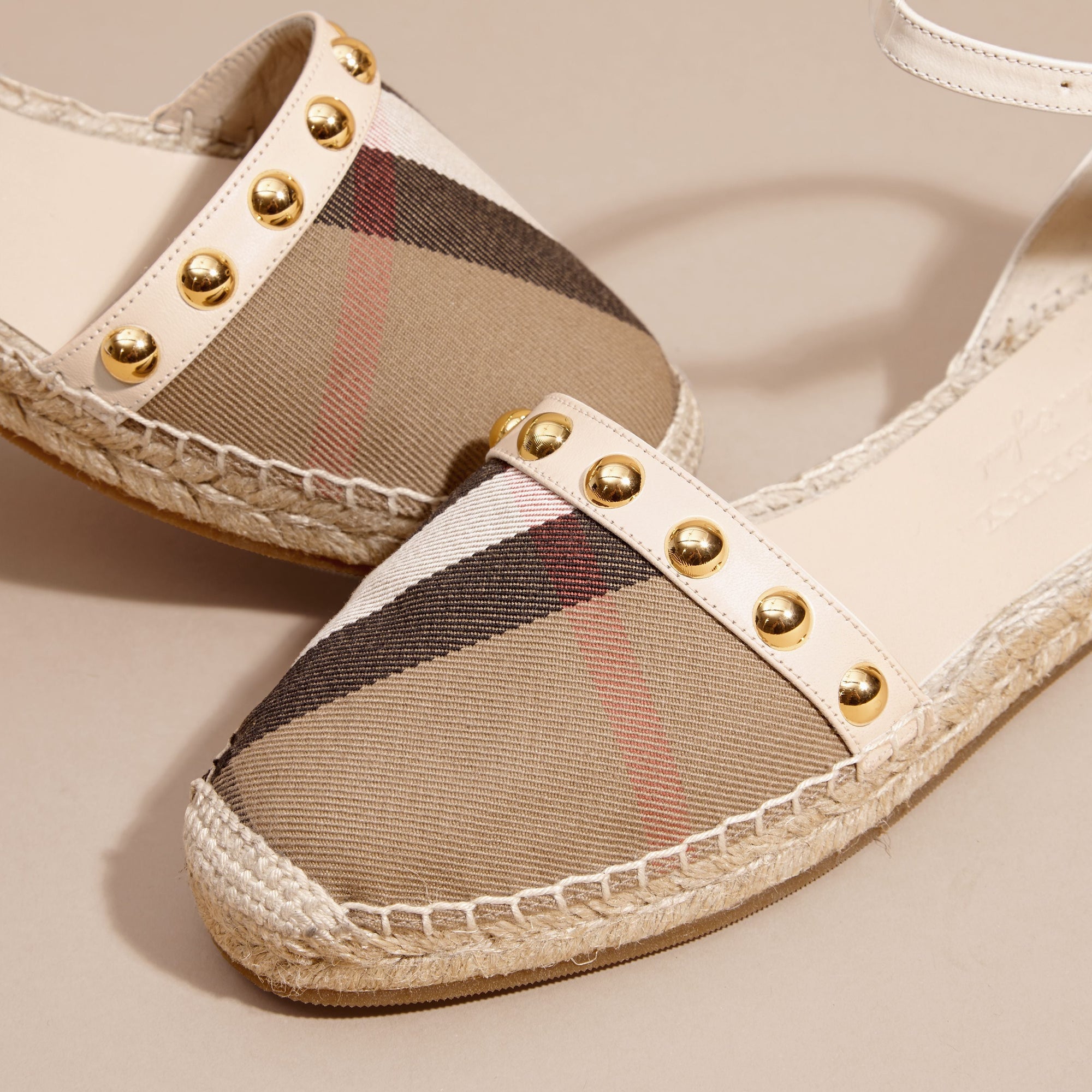 CREAM Sandales espadrilles en cuir clouté et coton House check