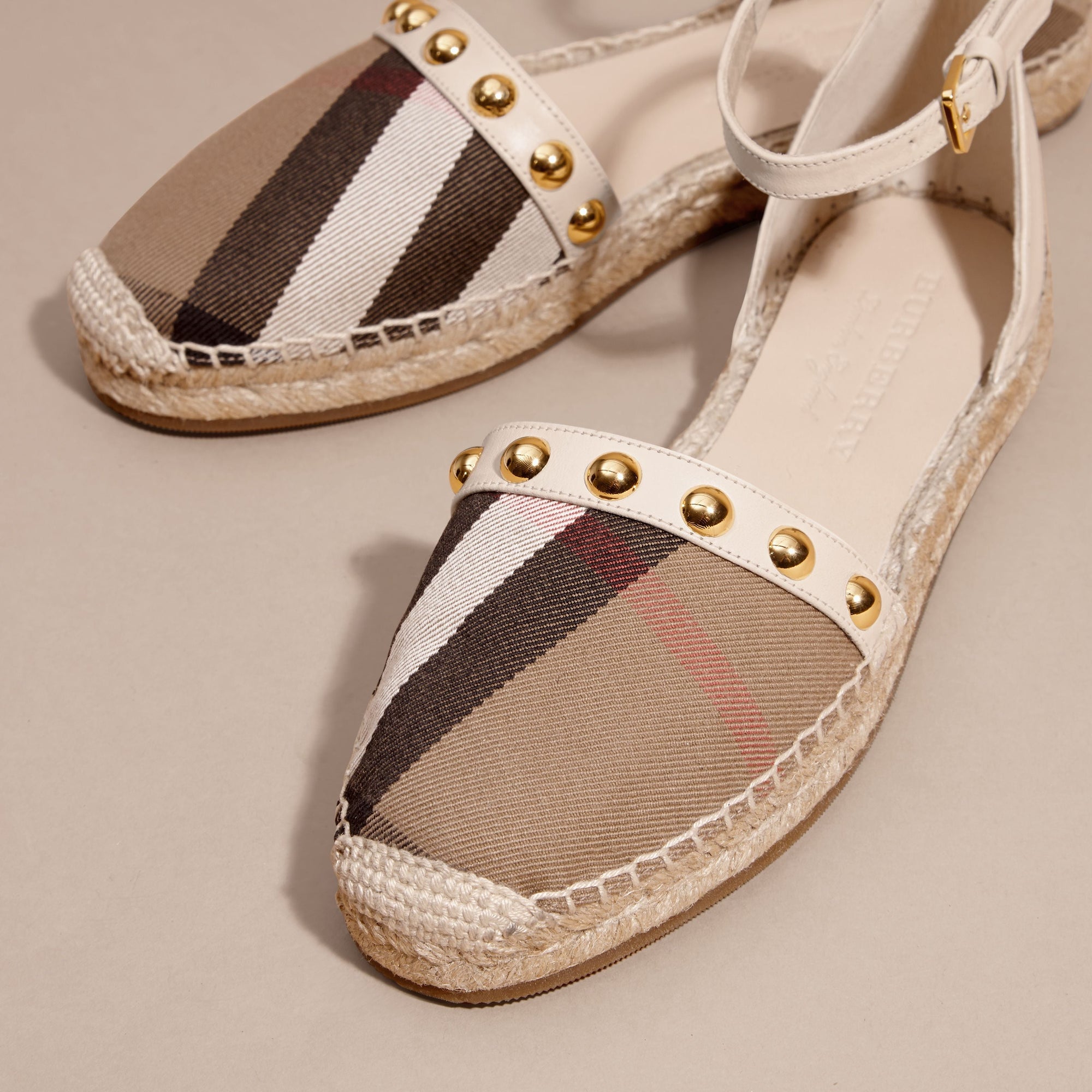 CREAM Sandales espadrilles en cuir clouté et coton House check