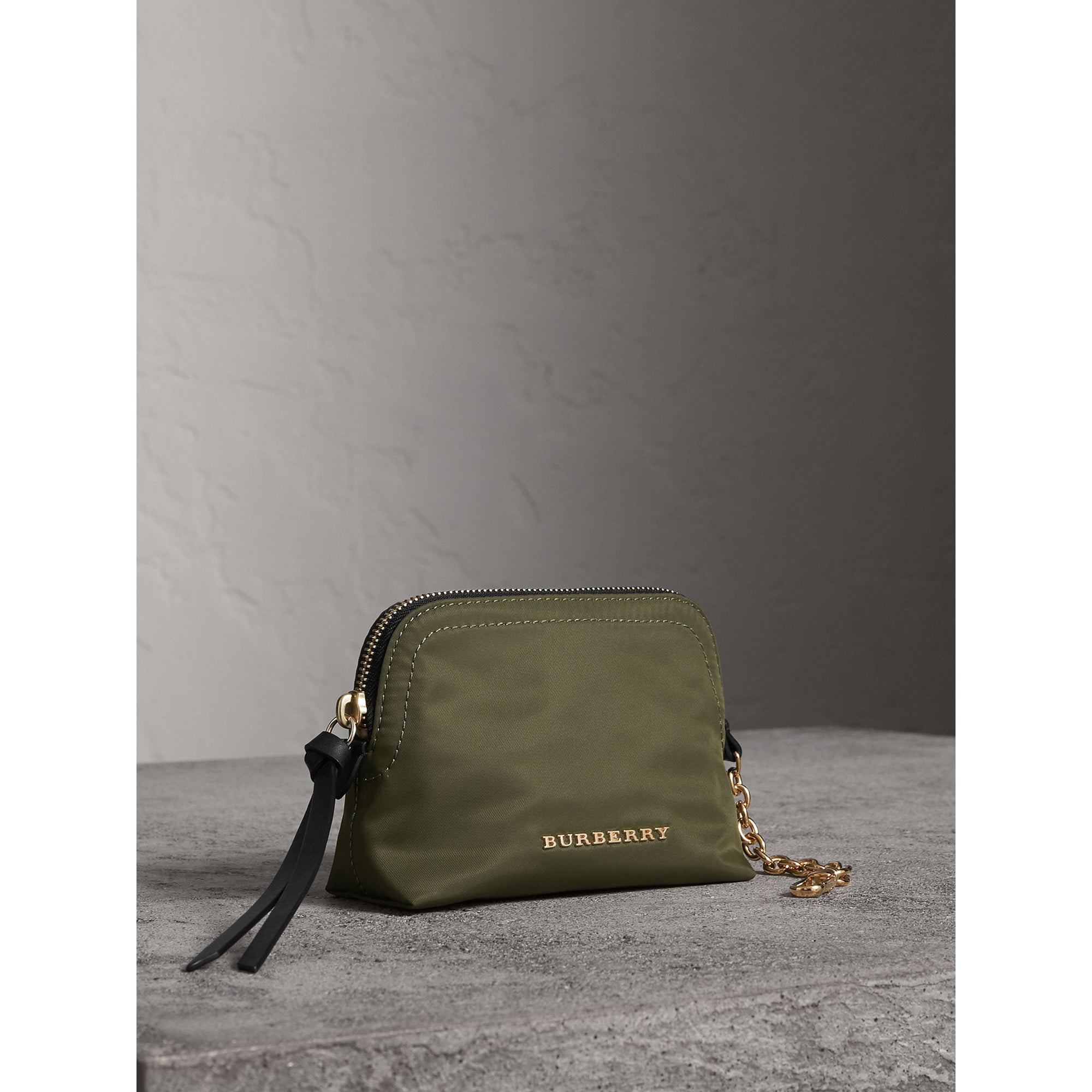 CANVAS GREEN Petite pochette zippée en nylon technique