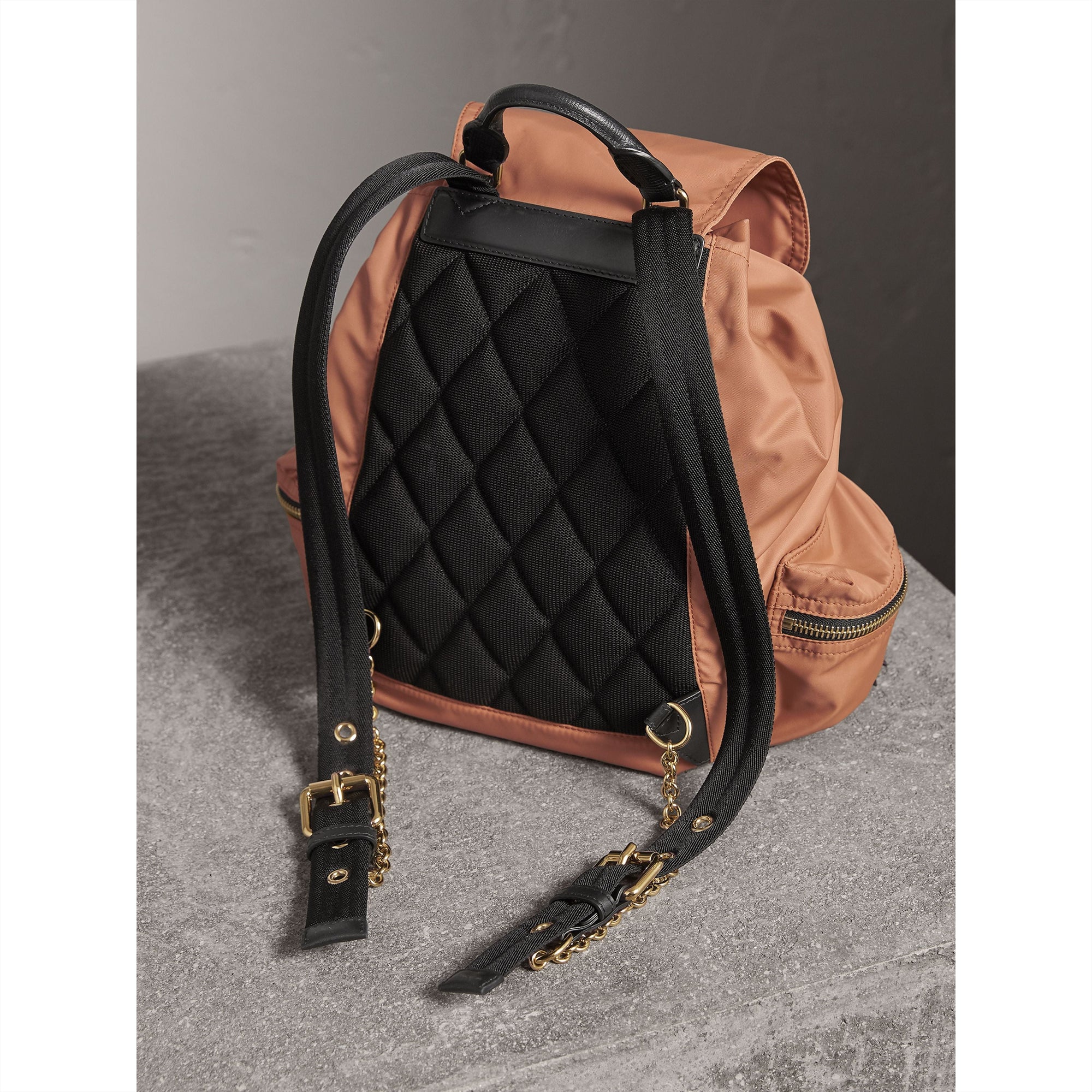 LIGHT FLAX Sac The Rucksack moyen en nylon technique et cuir
