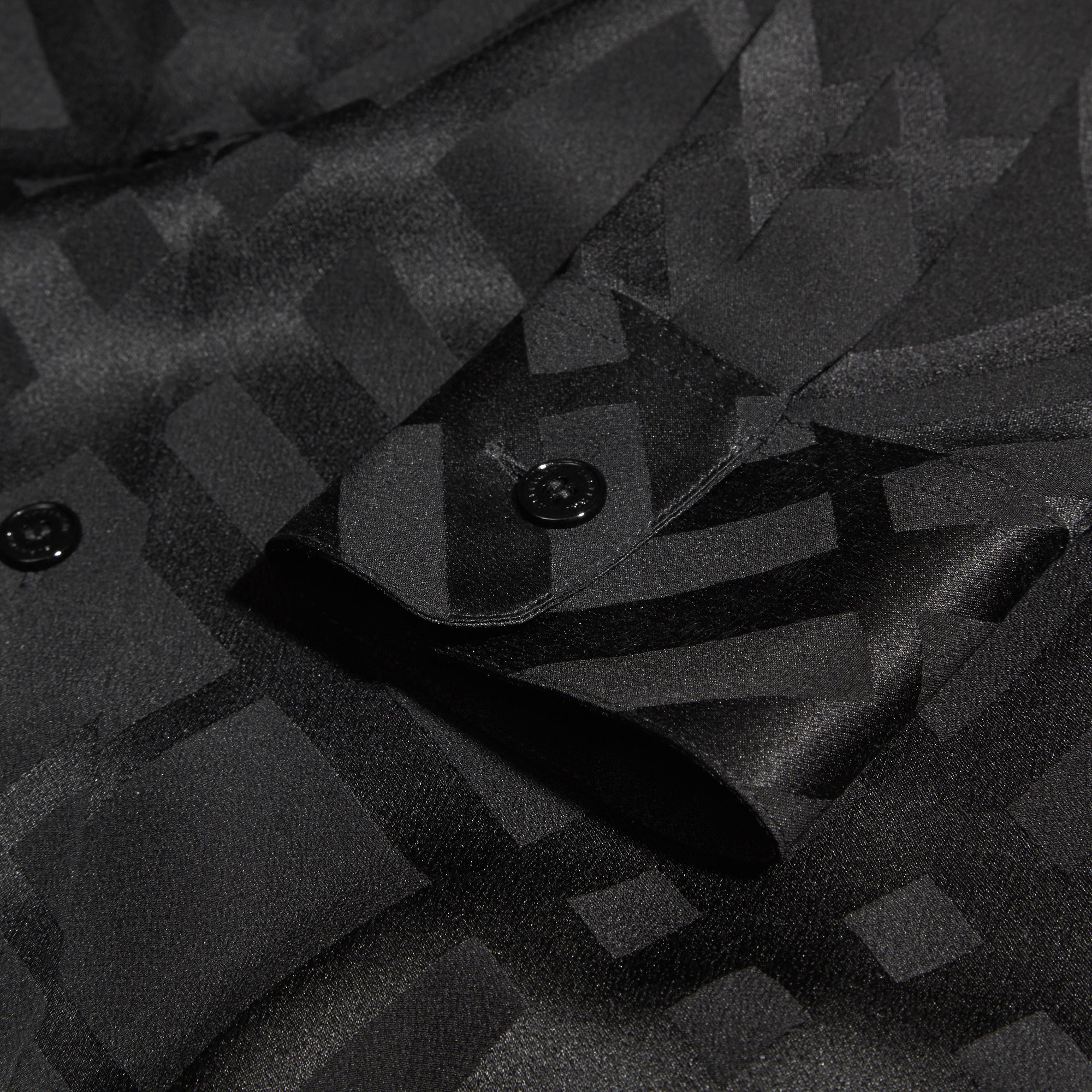 Chemise en soie à motif check ton sur ton - Noir