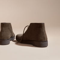 KHAKI Bottines chukka en cuir velours avec semelles en crêpe