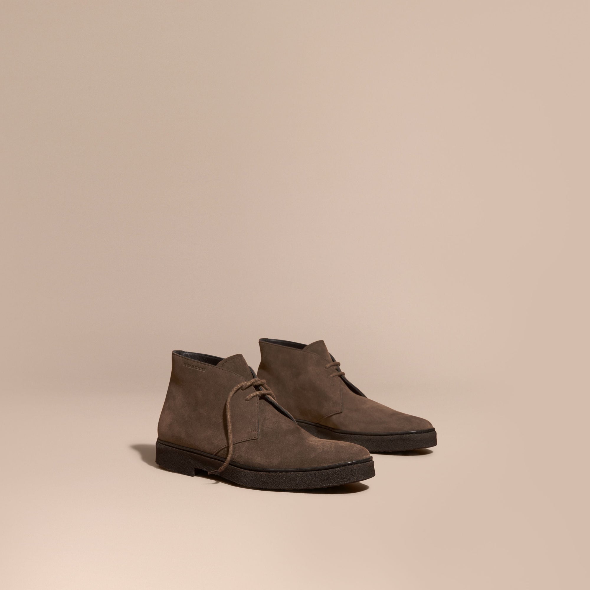 KHAKI Bottines chukka en cuir velours avec semelles en crêpe