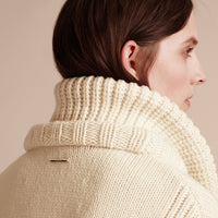 NATURAL WHITE Cardigan en laine et cachemire à col châle et garnitures en fourrure