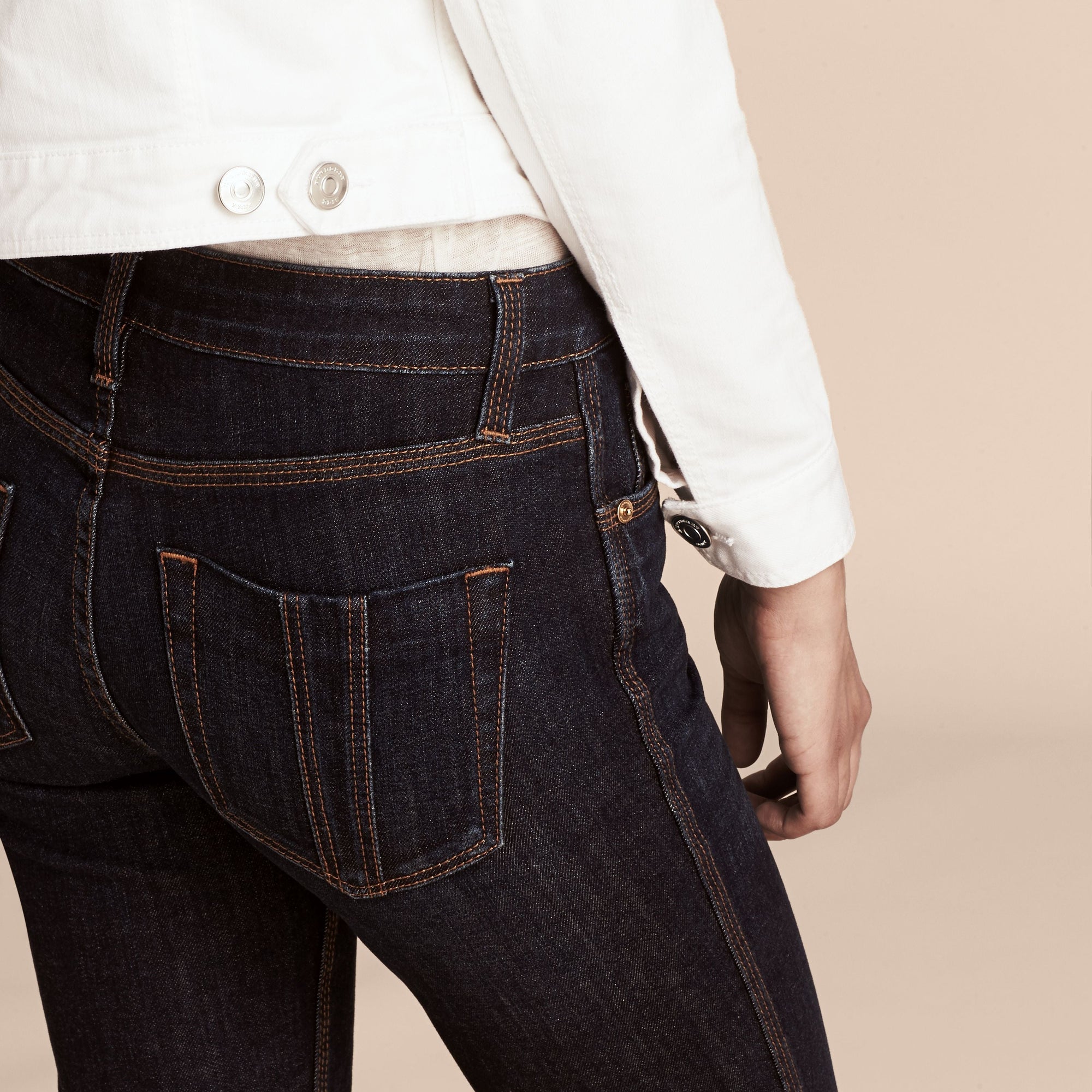 MID INDIGO Jean évasé en denim extensible