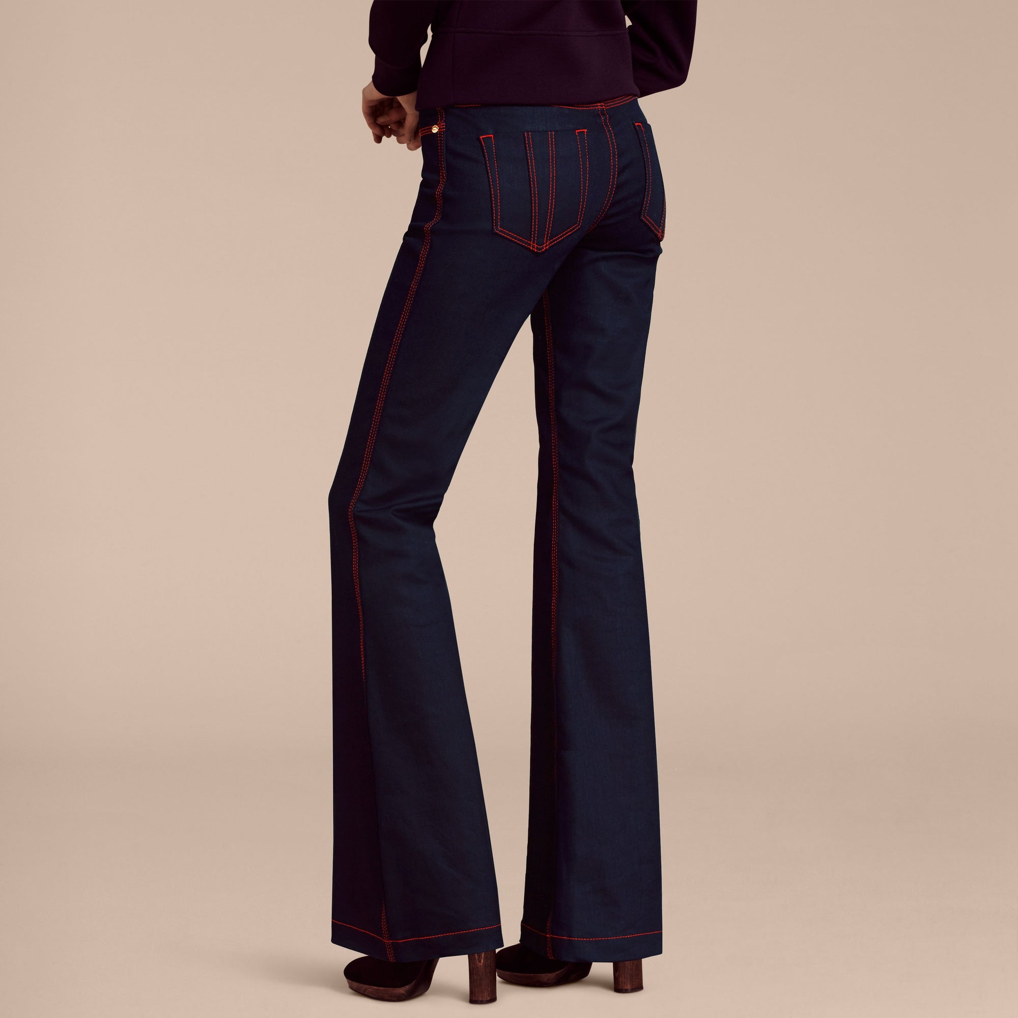 INDIGO Jean évasé en denim extensible