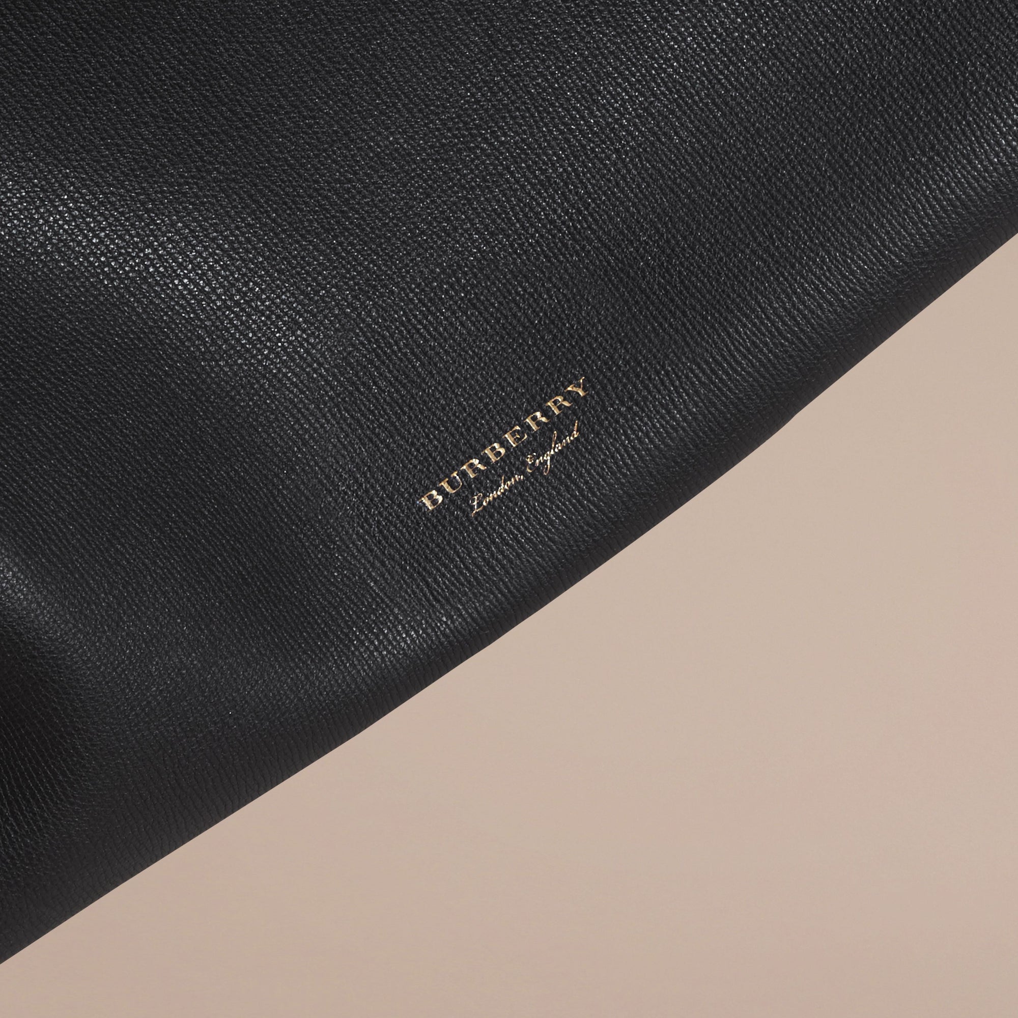 BLACK Grand sac The Banner en cuir et coton House check