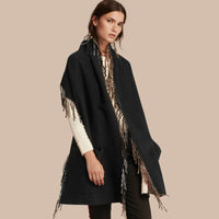 CAMEL/BLACK Étole en laine mérinos et cachemire à franges