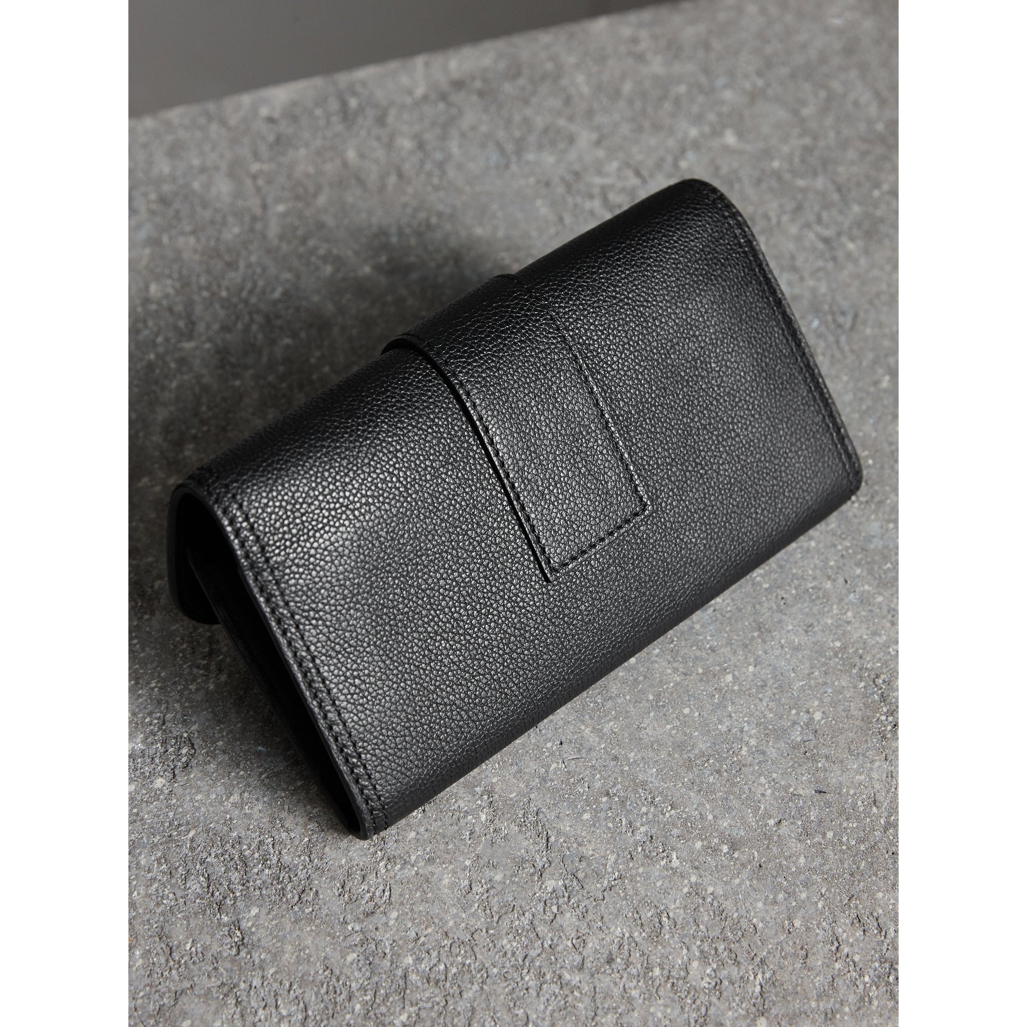 BLACK Portefeuille continental en cuir texturé