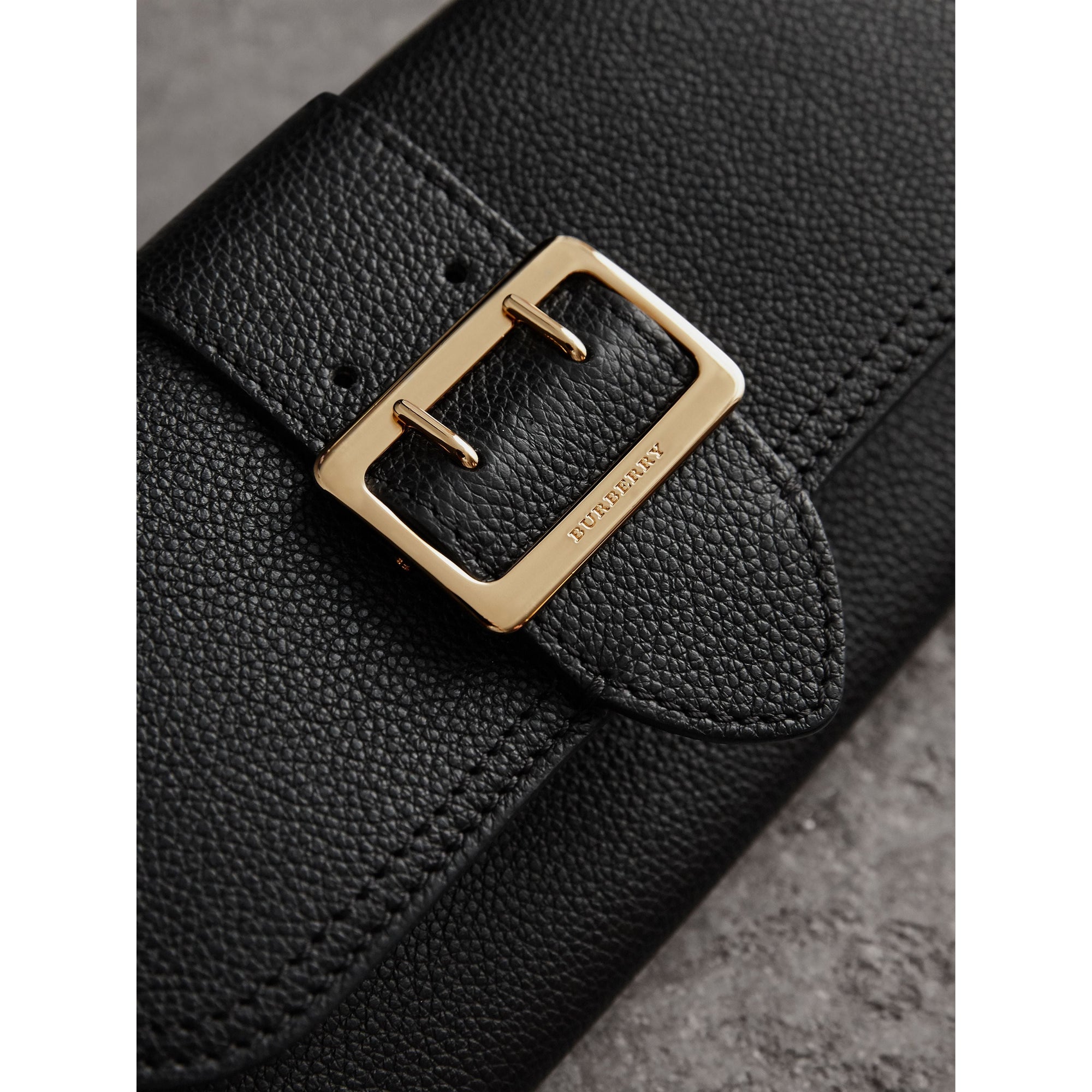 BLACK Portefeuille continental en cuir texturé