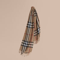 CAMEL CHECK L'écharpe classique en cachemire à motif check, avec surpiqûres