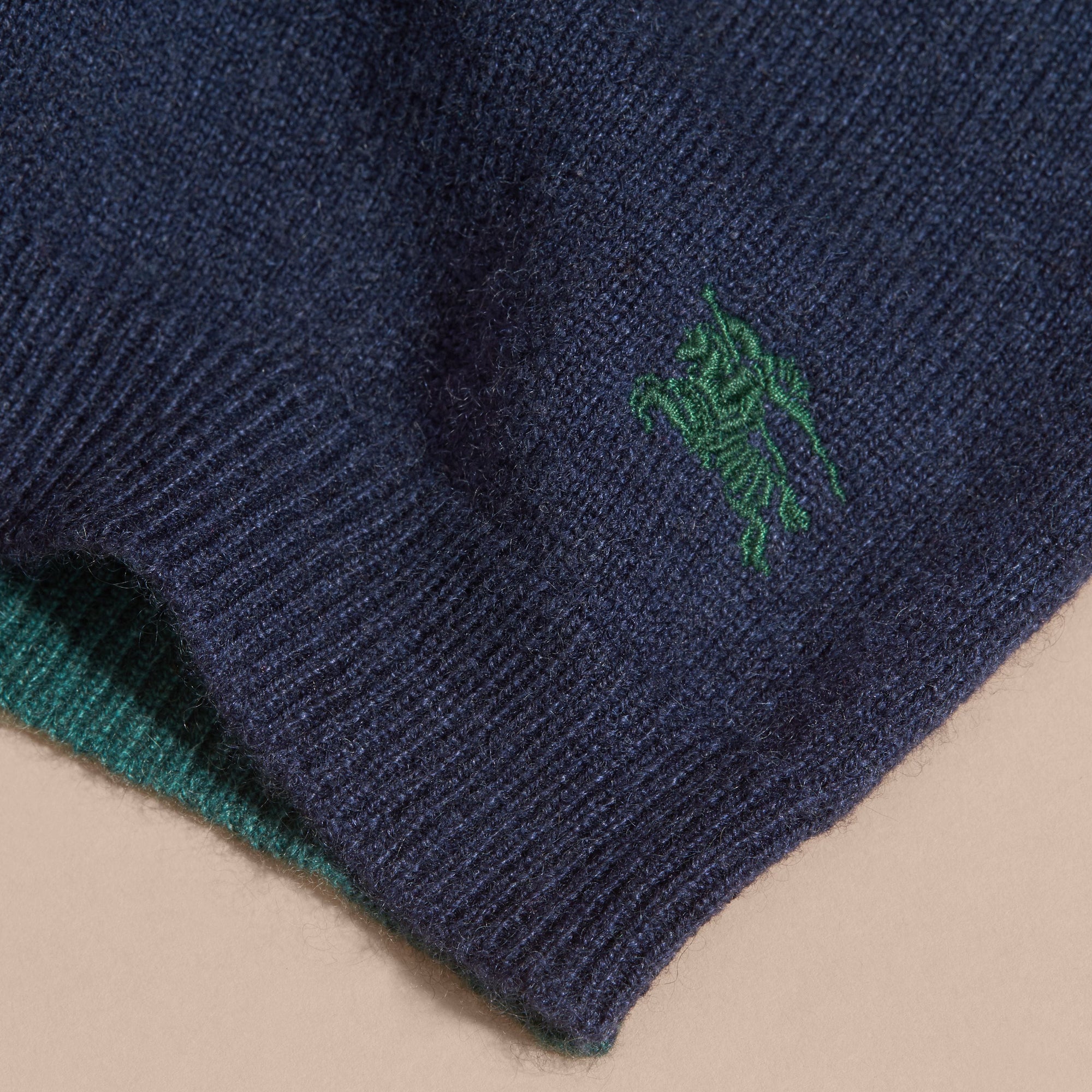 NAVY Pull en cachemire color-block
