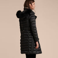 BLACK Doudoune longue rembourrée en duvet avec bordure en fourrure