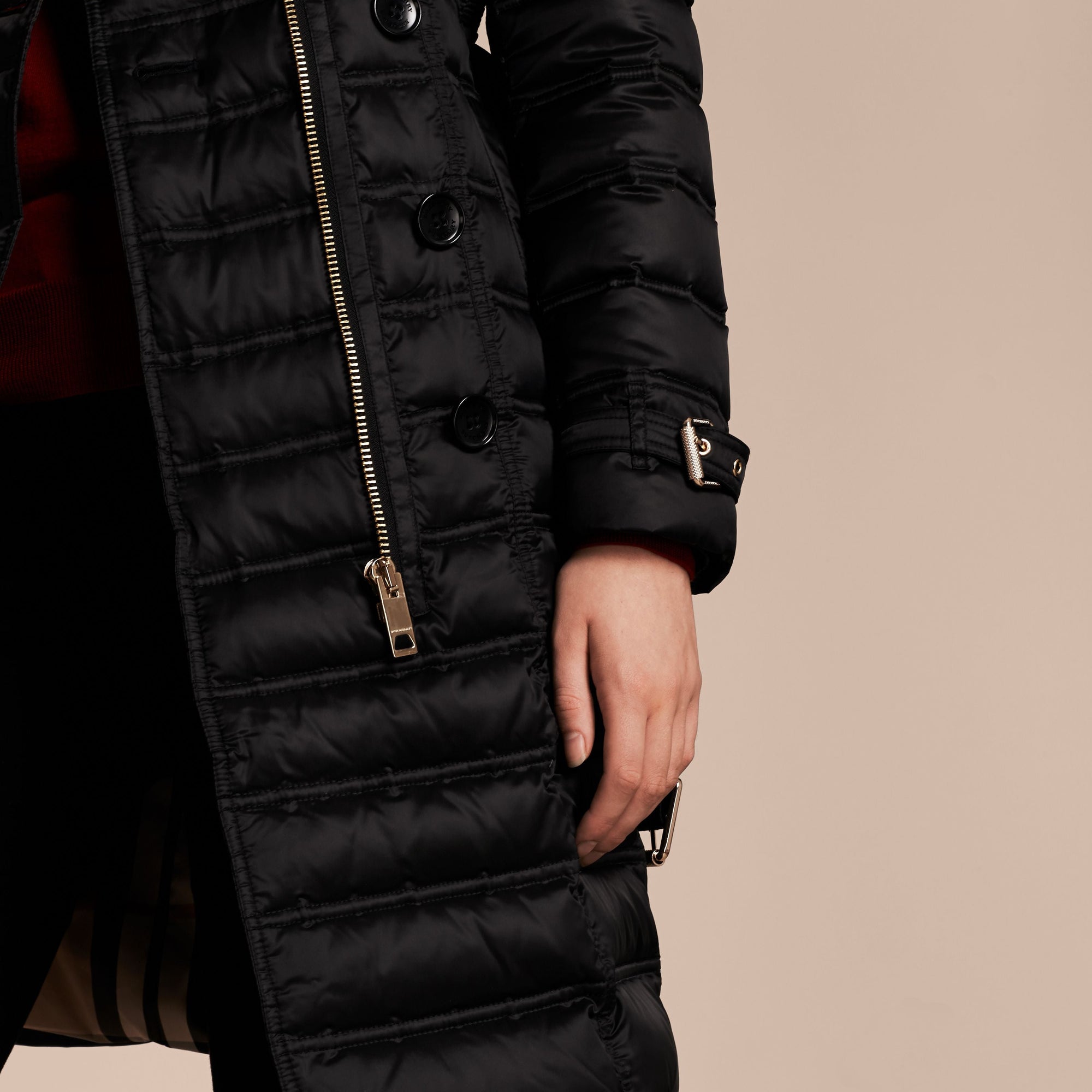 BLACK Doudoune longue rembourrée en duvet avec bordure en fourrure