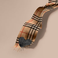 CAMEL/BLACK L'écharpe classique en cachemire check avec cœur à sequins