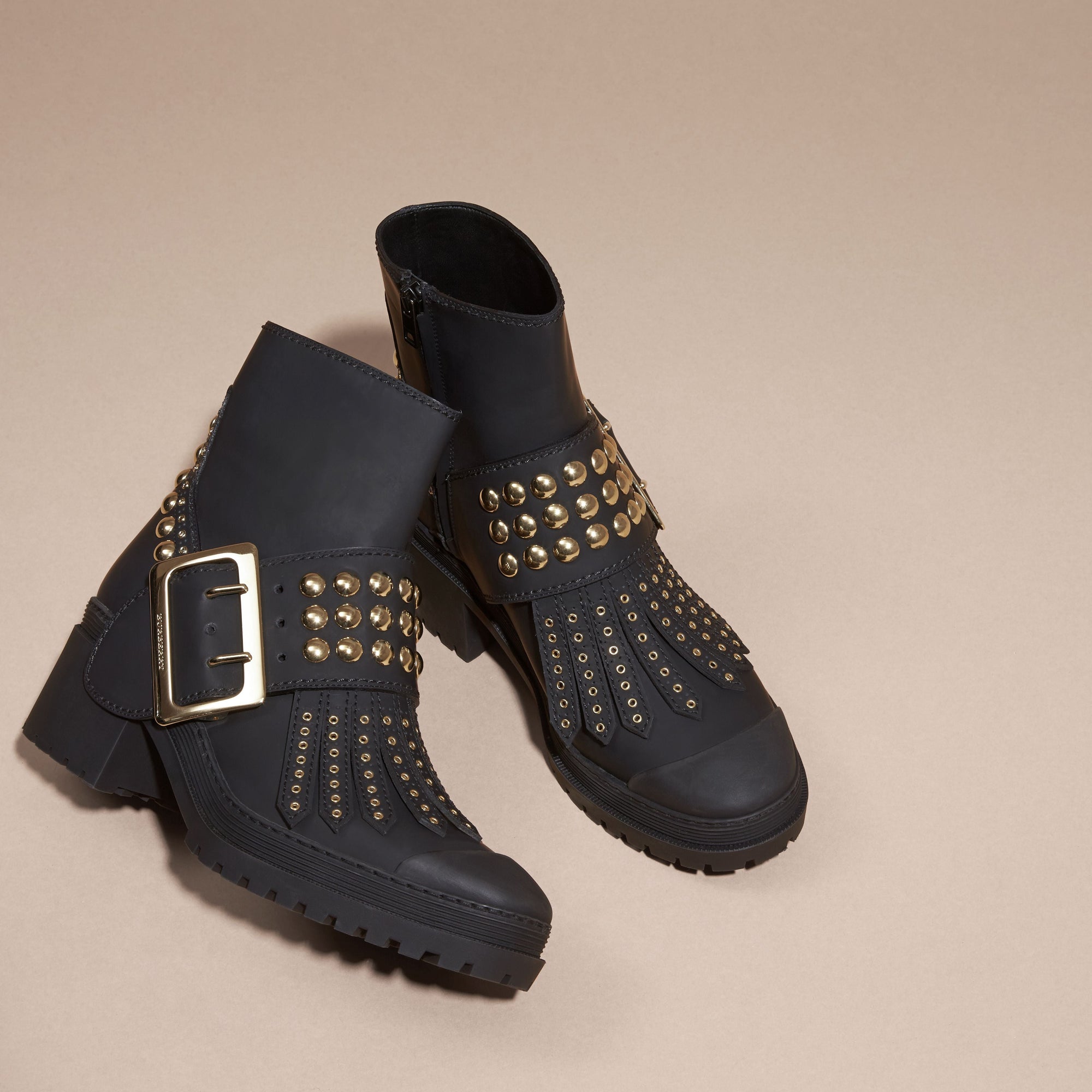 BLACK Bottines The Buckle en cuir caoutchouté