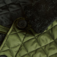 BRIGHT MOSS GREEN Veste matelassée avec col en shearling