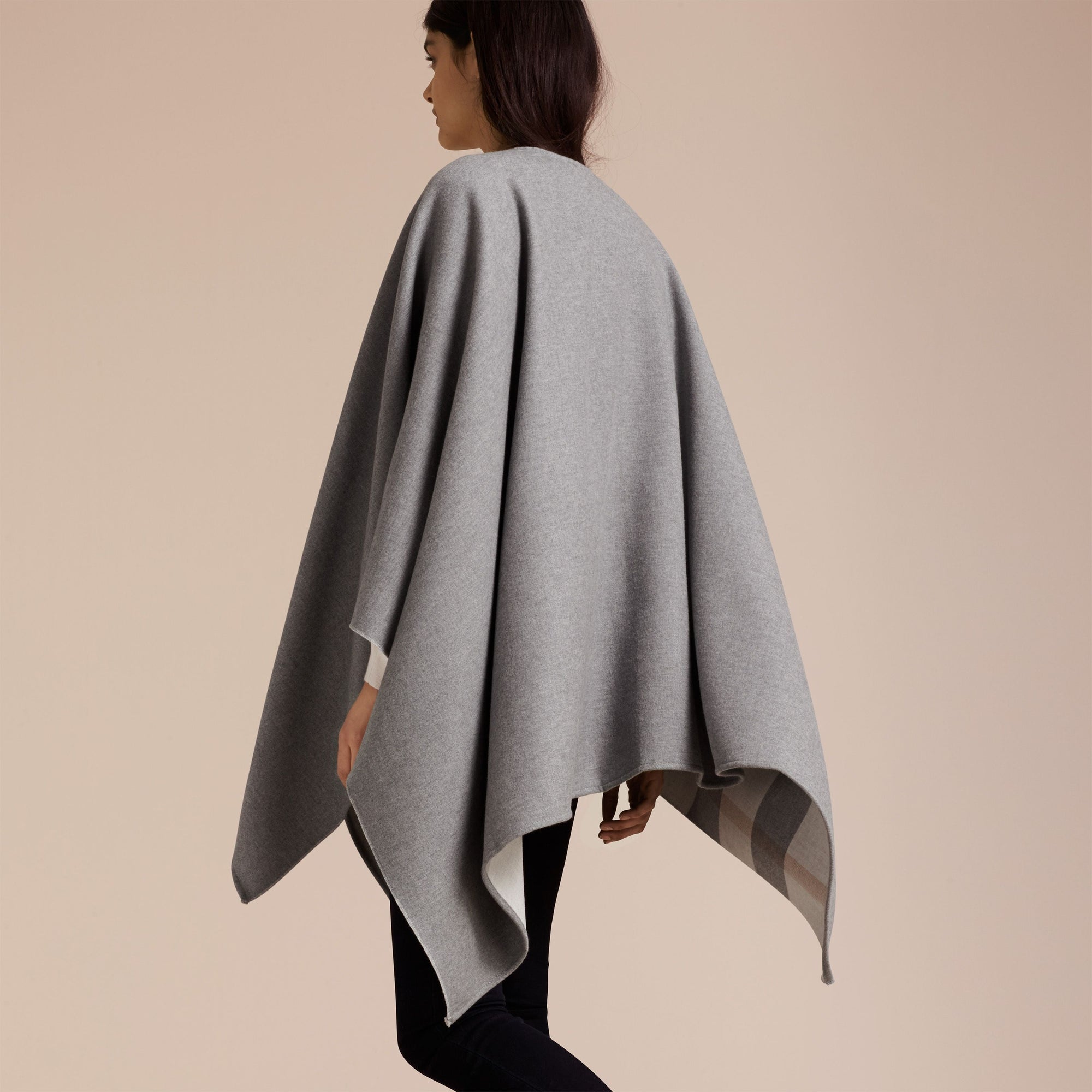 LIGHT GREY Poncho réversible en laine mérinos à motif check