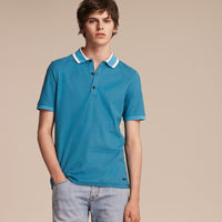 BRIGHT TURQUOISE Polo en piqué de coton avec col rayé