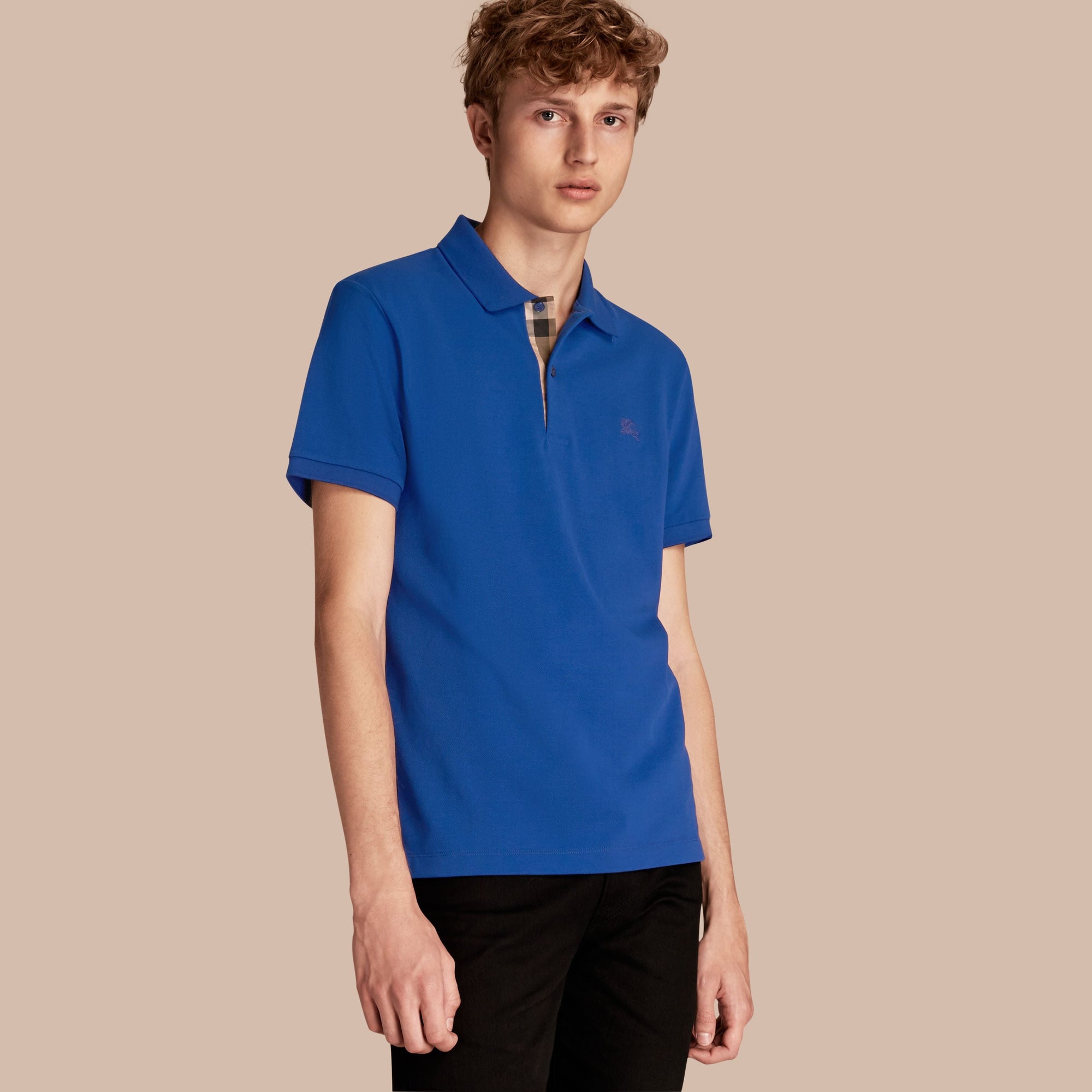BRILLIANT BLUE Polo en piqué de coton avec patte à motif check