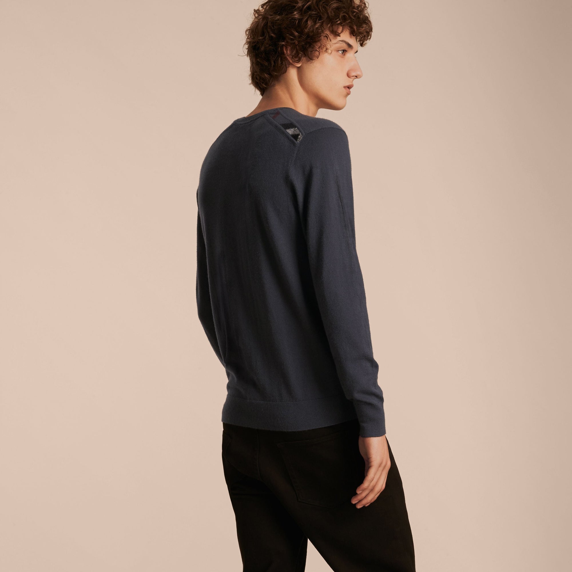 DARK GREY MELANGE Pull en cachemire avec éléments en jacquard à motif check