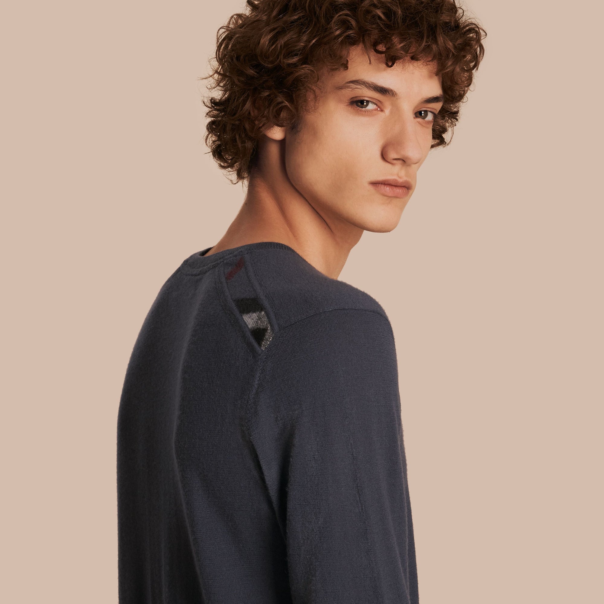 DARK GREY MELANGE Pull en cachemire avec éléments en jacquard à motif check
