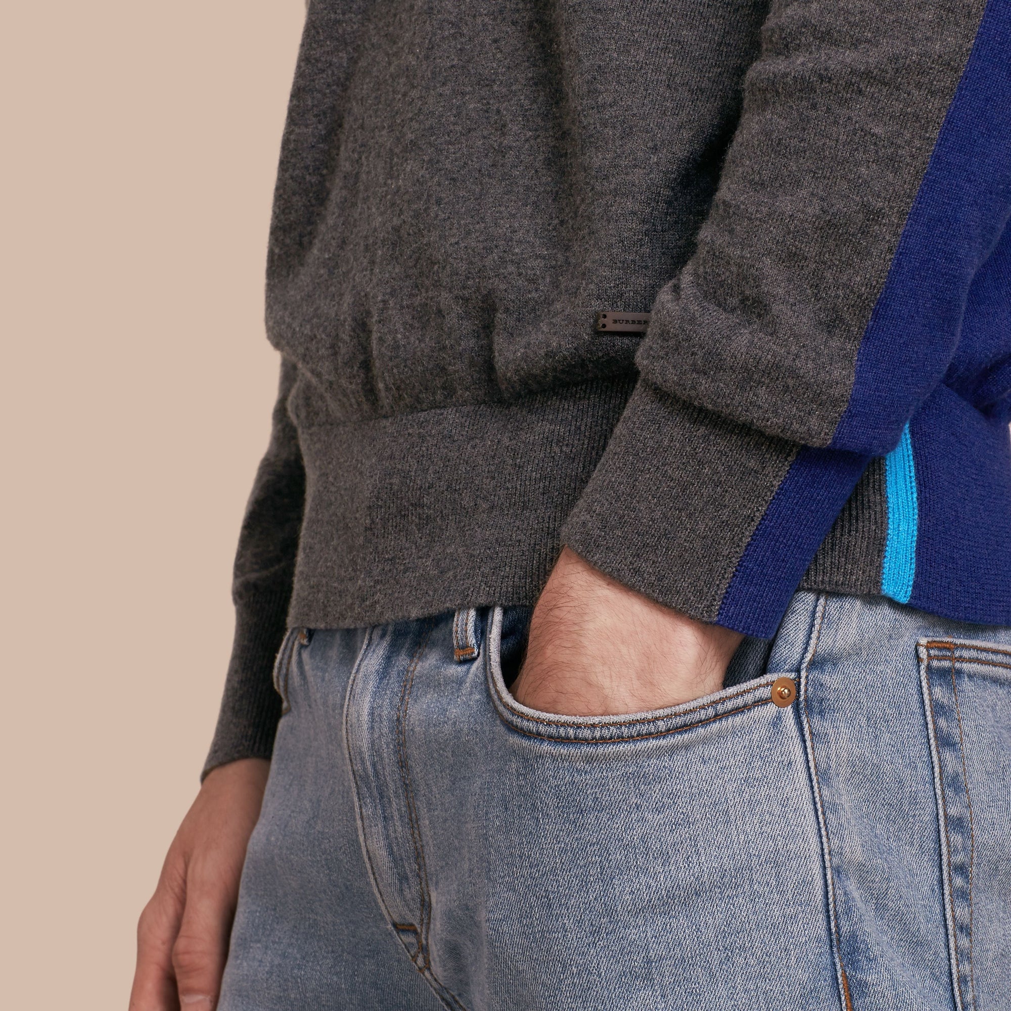 DARK GREY MELANGE Pull color-block en coton et cachemire