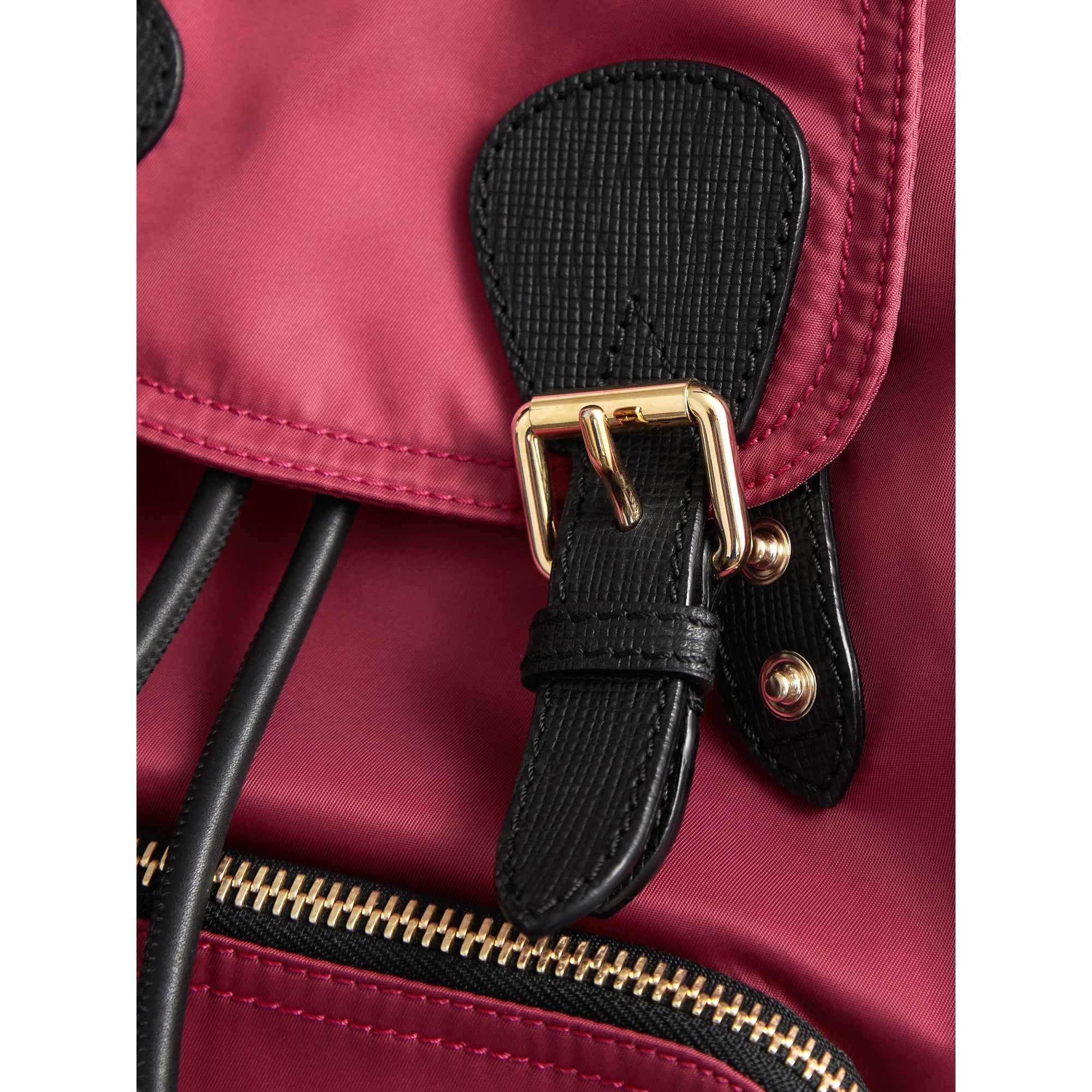 PLUM PINK Sac The Rucksack moyen en nylon technique et cuir