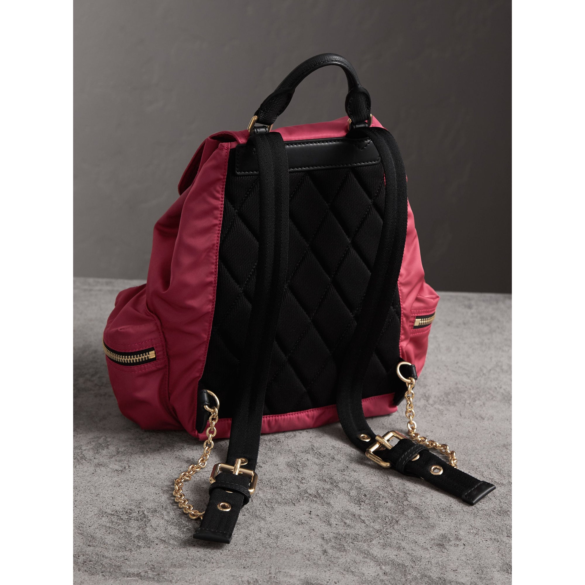 PLUM PINK Sac The Rucksack moyen en nylon technique et cuir