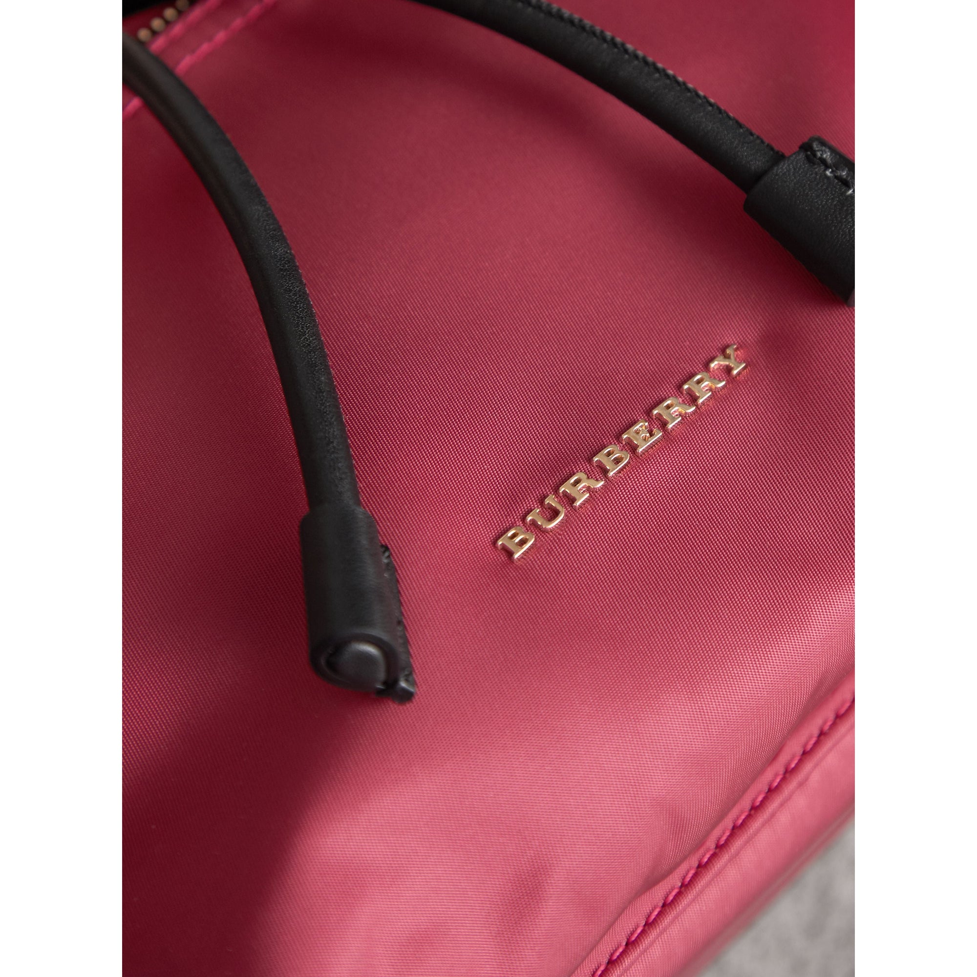 PLUM PINK Sac The Rucksack moyen en nylon technique et cuir
