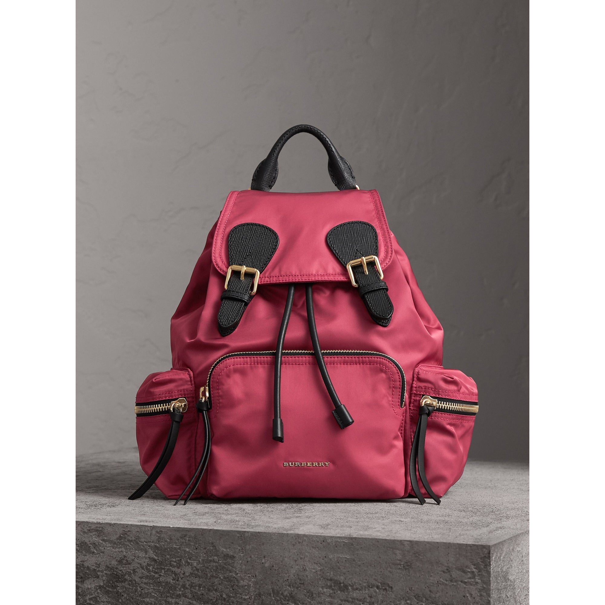 PLUM PINK Sac The Rucksack moyen en nylon technique et cuir