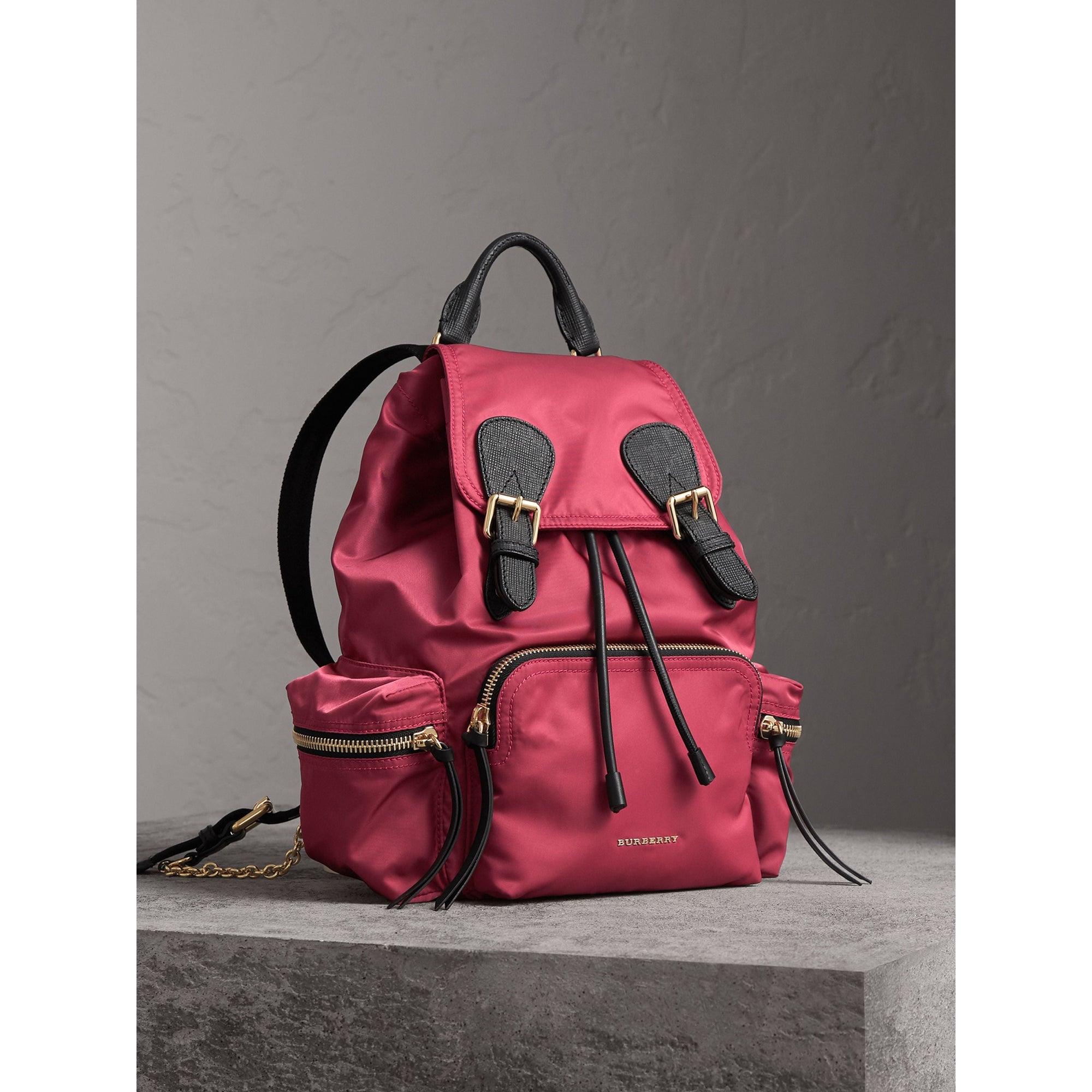 PLUM PINK Sac The Rucksack moyen en nylon technique et cuir
