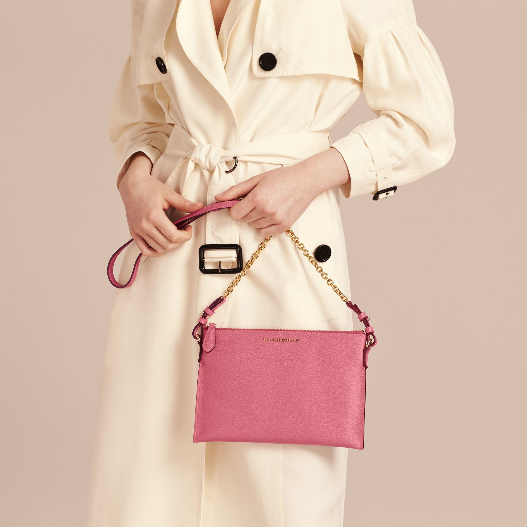 PINK AZALEA Clutch en cuir doublé du motif check