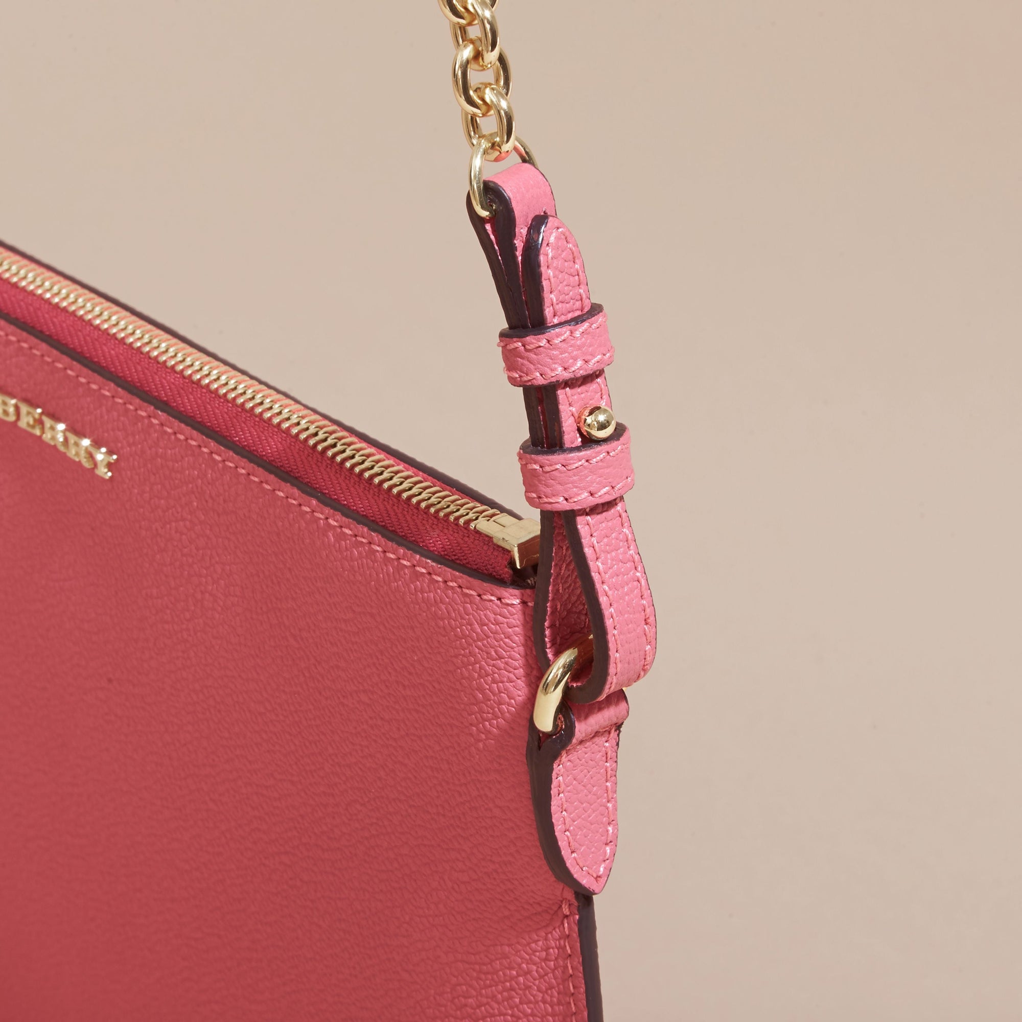 PINK AZALEA Clutch en cuir doublé du motif check