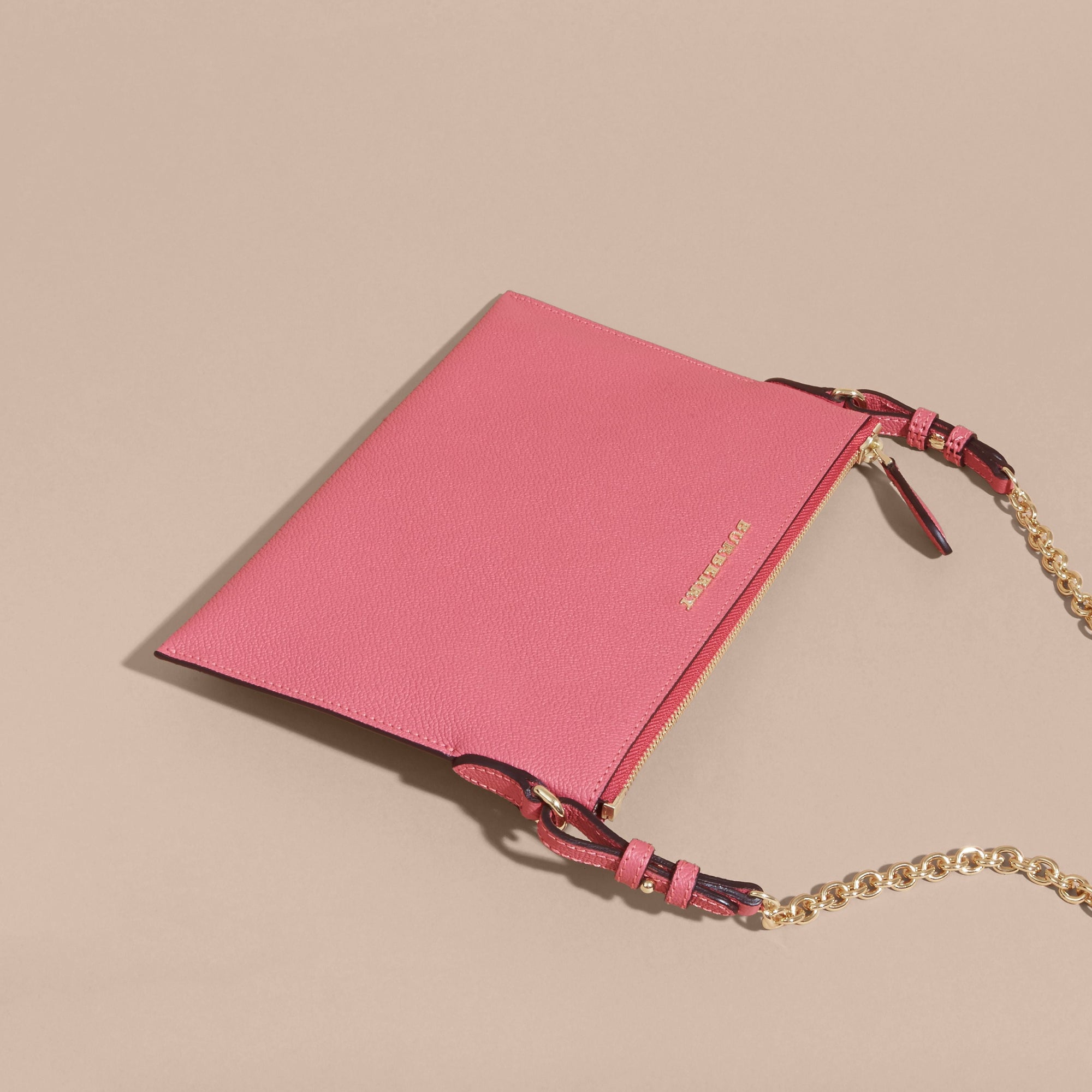 PINK AZALEA Clutch en cuir doublé du motif check