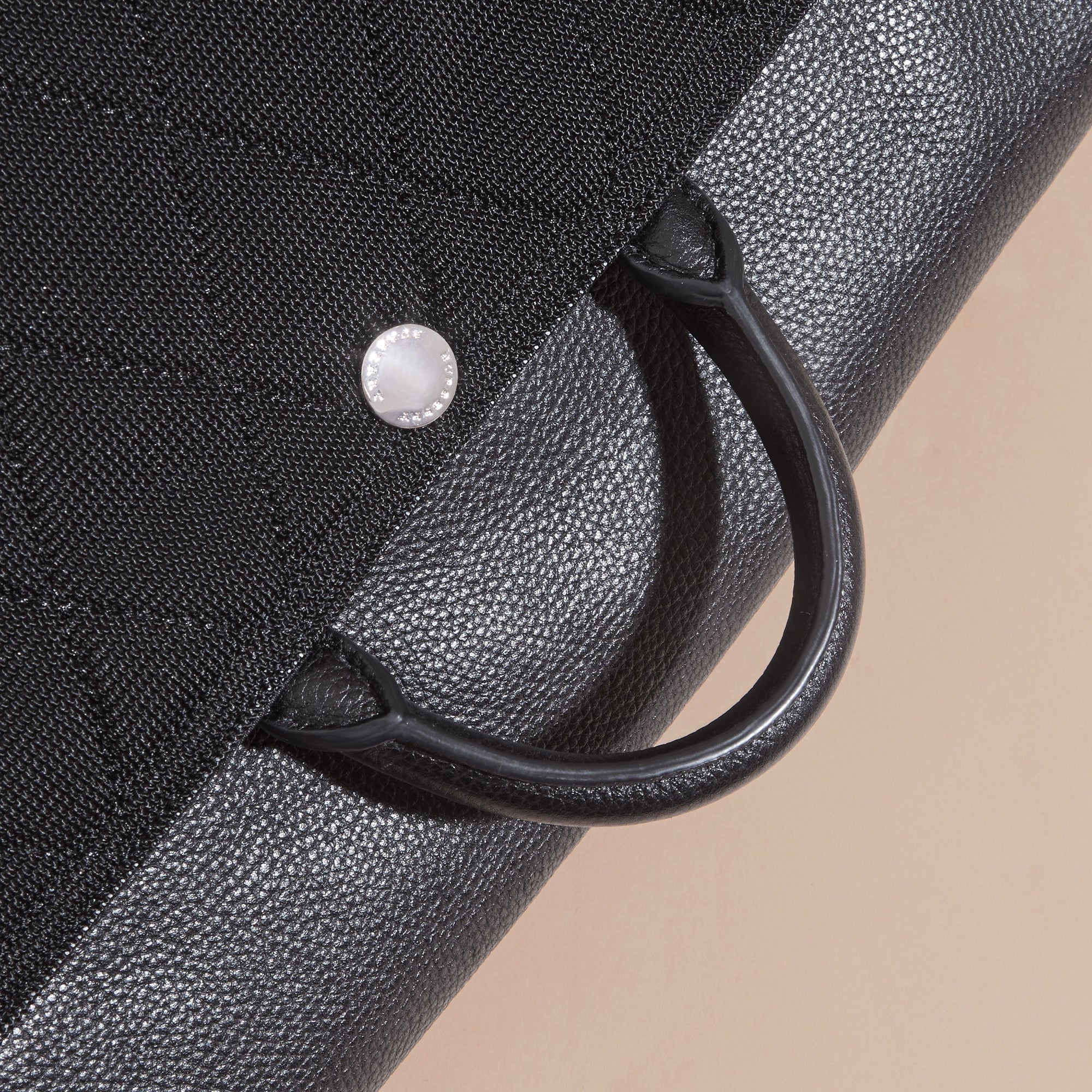 BLACK Sac Messenger avec détails en cuir