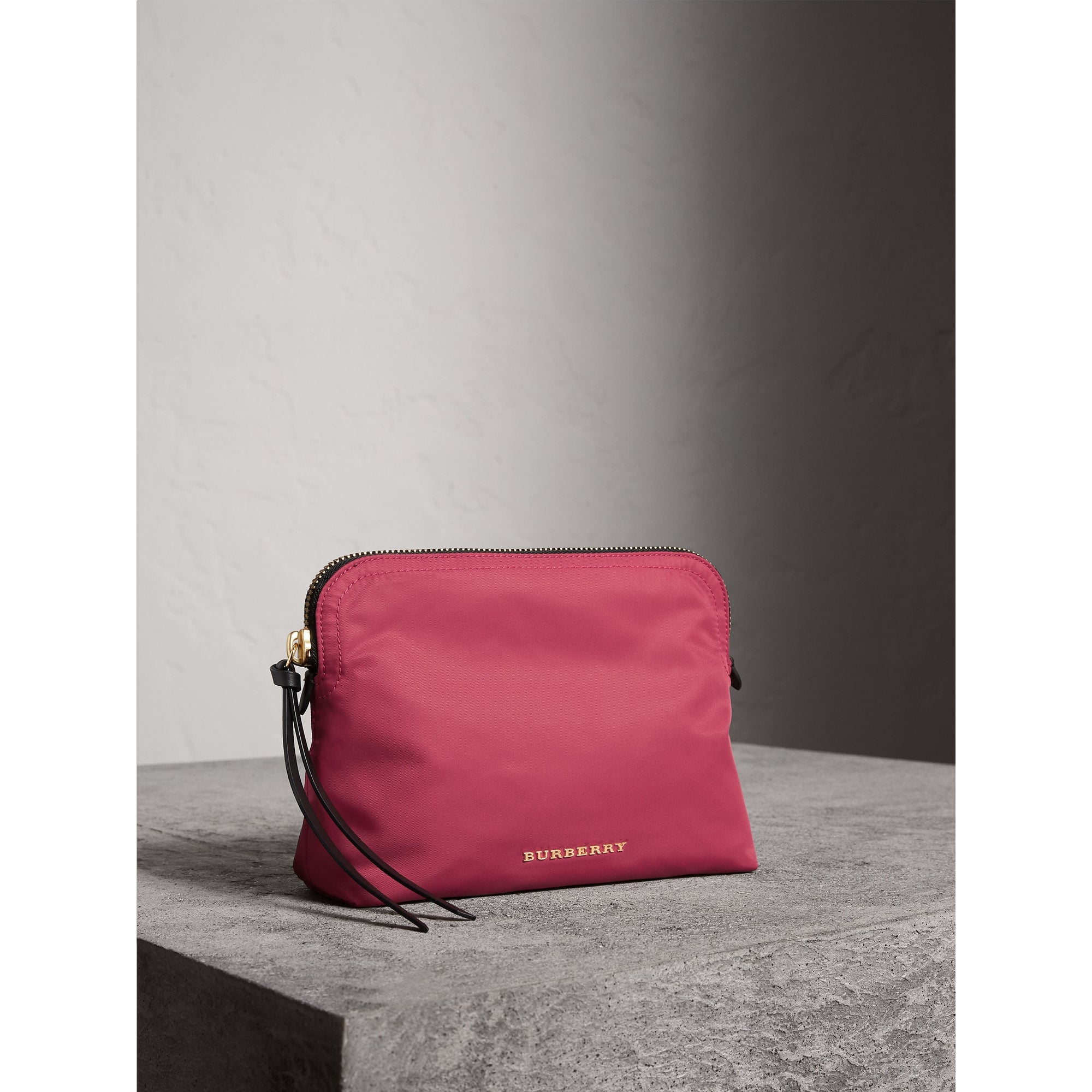 PLUM PINK Grande pochette zippée en nylon technique