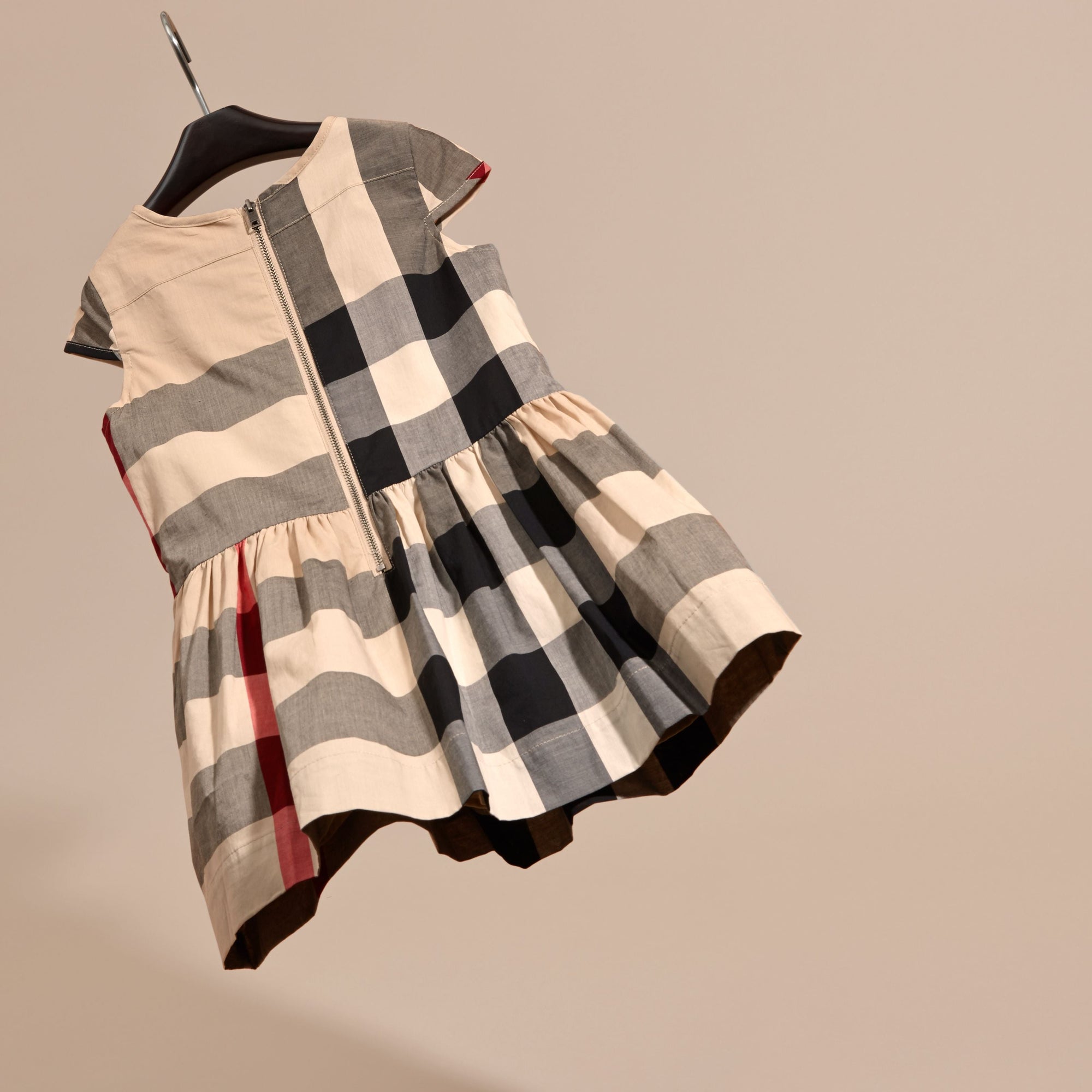 NEW CLASSIC CHECK Robe en voile de coton à motif check avec mancherons