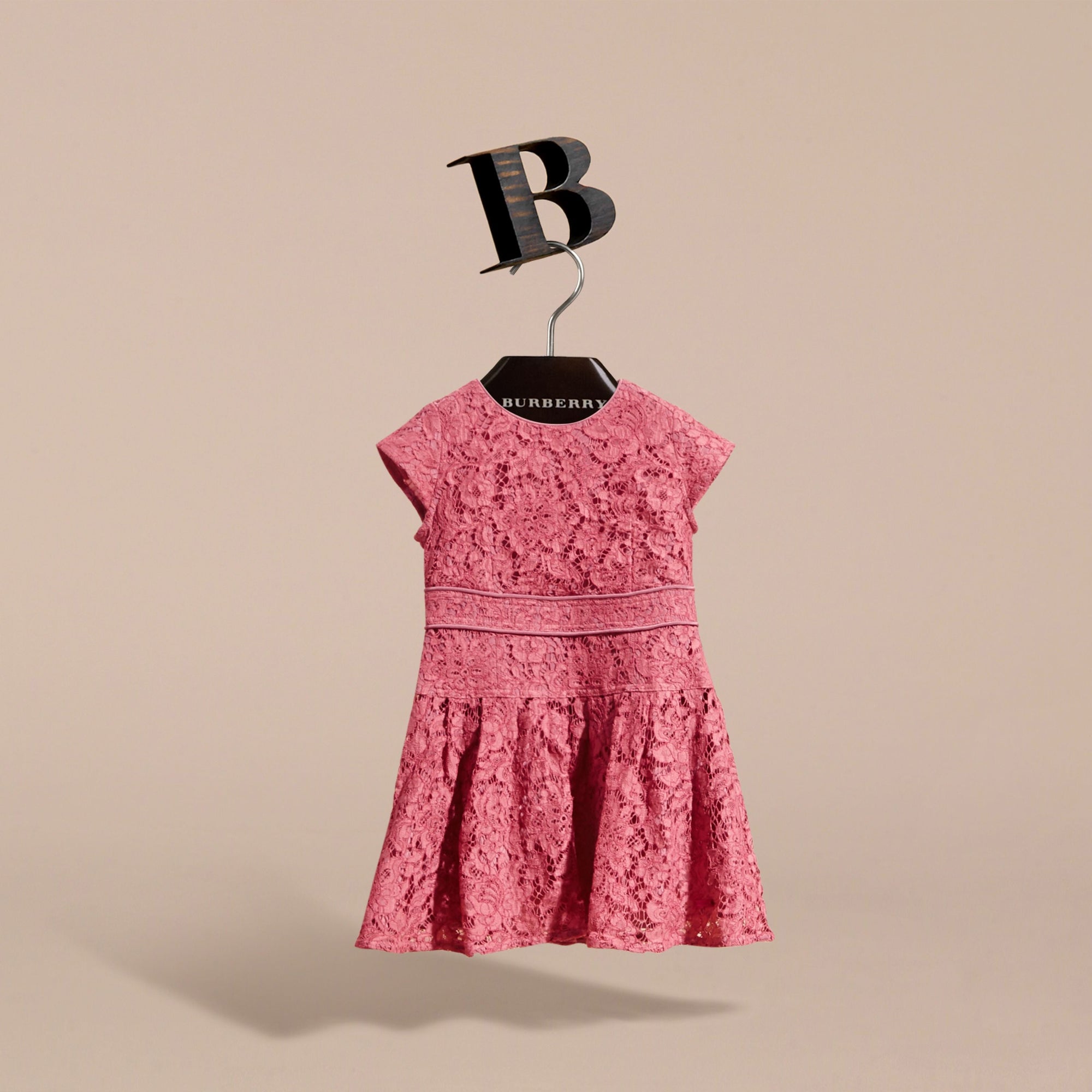 PINK AZALEA Robe en macramé de dentelle à mancherons