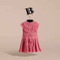 PINK AZALEA Robe en macramé de dentelle à mancherons