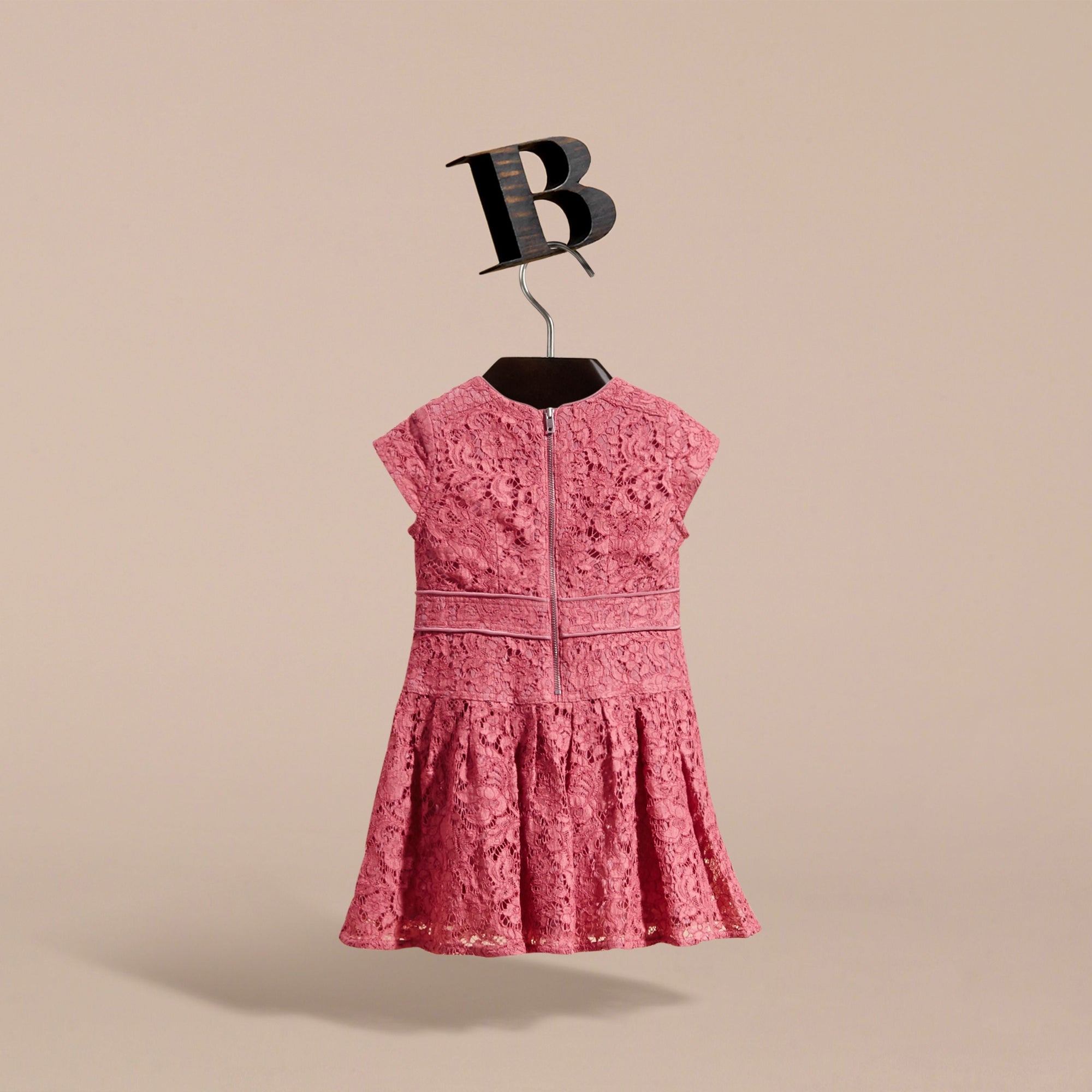 PINK AZALEA Robe en macramé de dentelle à mancherons