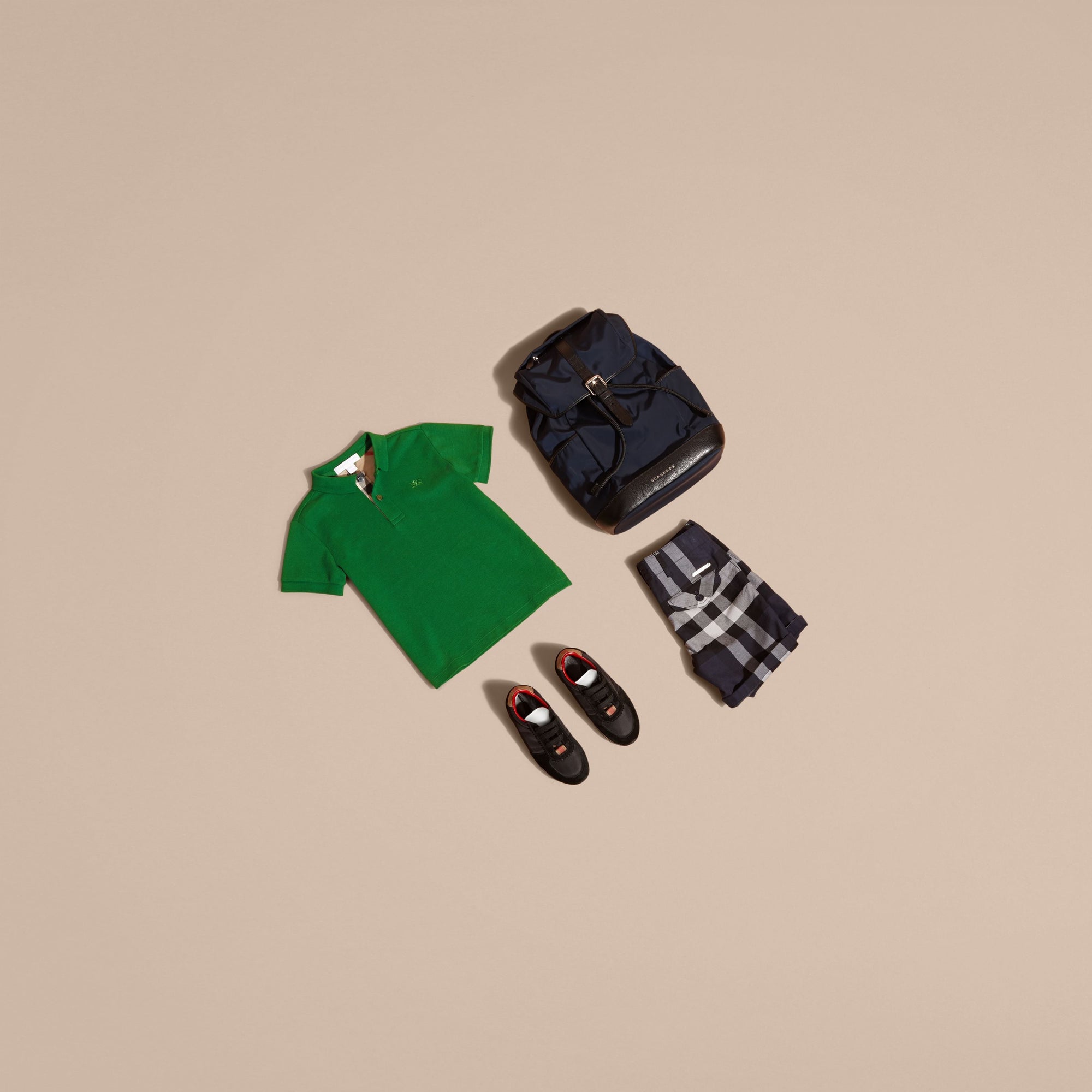 BRIGHT PIGMENT GREEN Polo avec patte à motif check