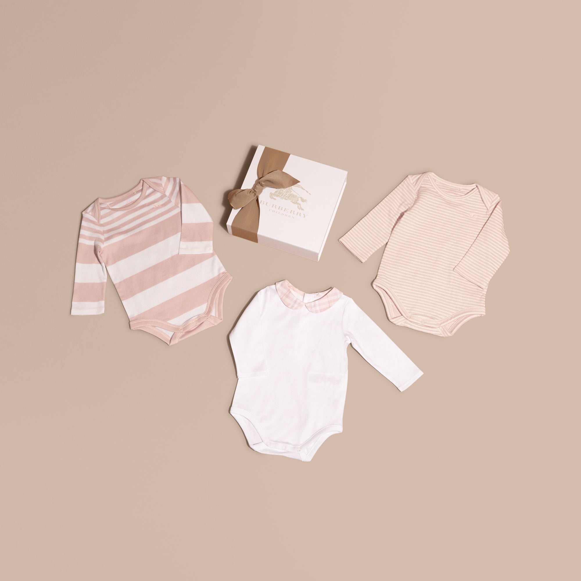 POWDER PINK Coffret cadeau bébé trois pièces en coton mélangé à motif