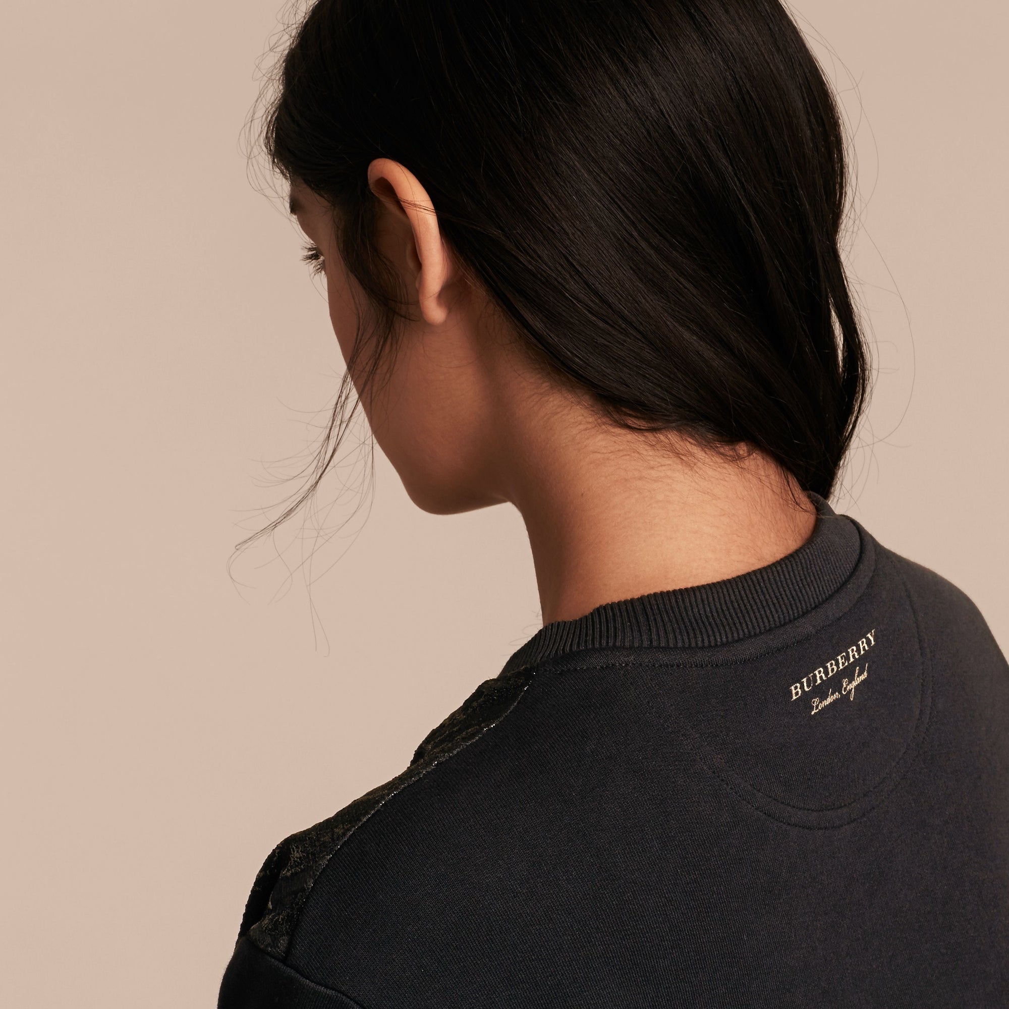 BLACK Sweat-shirt en coton mélangé à manches courtes avec devant en jacquard