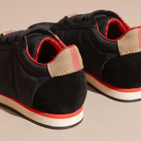 BLACK Sneakers en tissu technique et cuir velours avec détails à motif House check