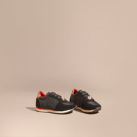 BLACK Sneakers en tissu technique et cuir velours avec détails à motif House check