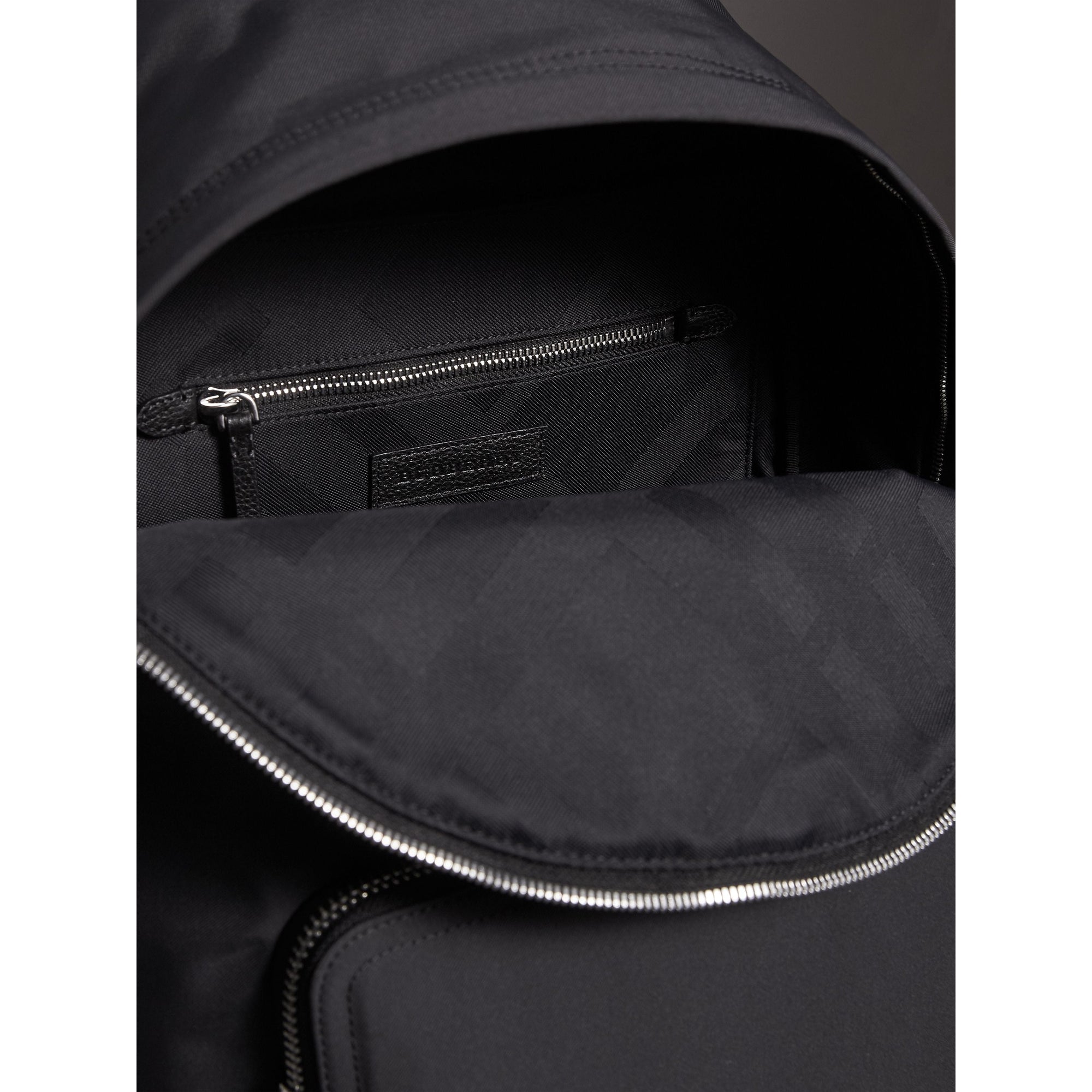BLACK Sac à dos en tissu technique avec détails en cuir